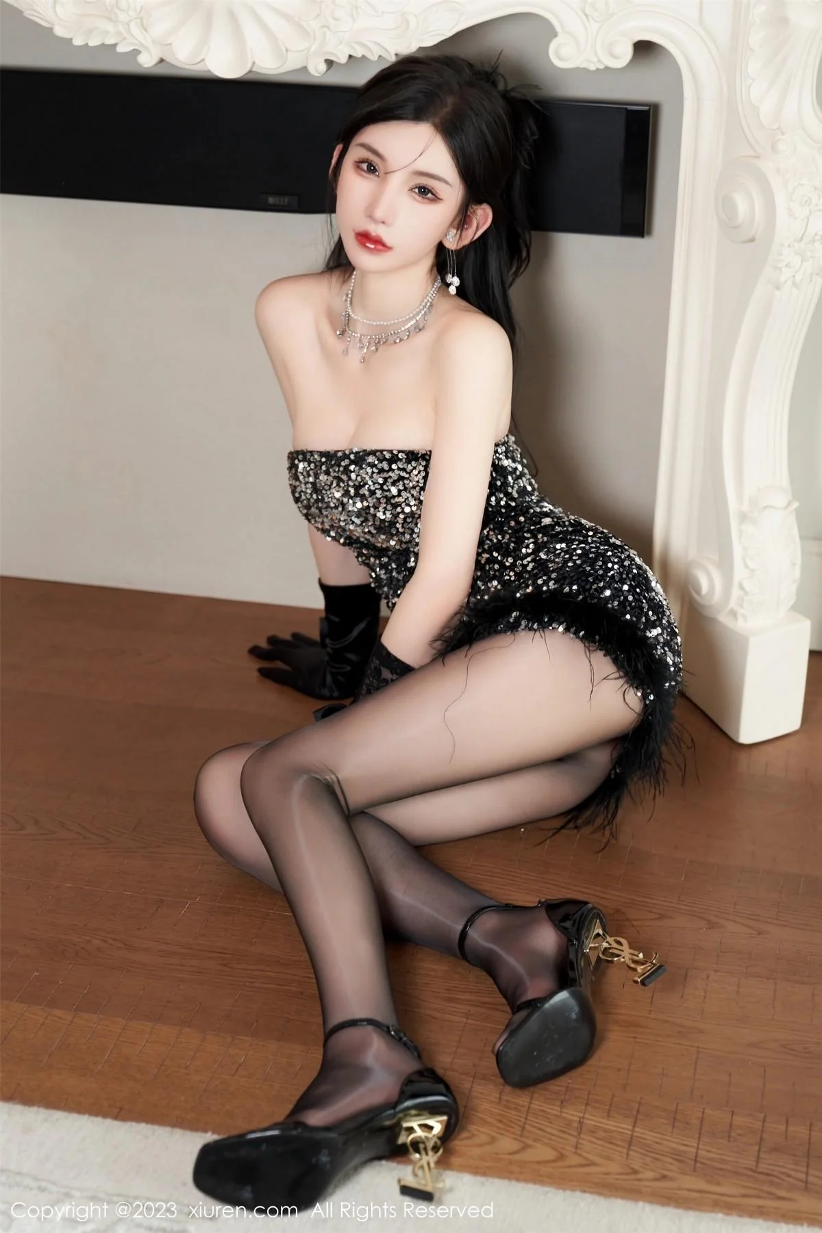 周于希Sally性感黑色低胸短裙配超薄油亮黑丝惹火绝美写真 第 29 张