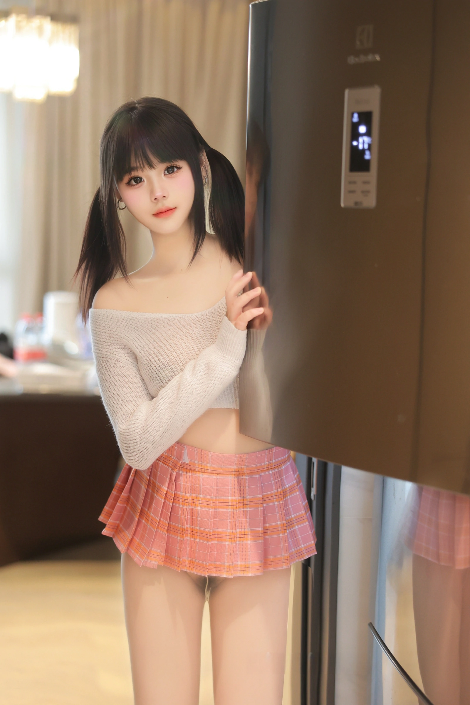 [秀人付费] 徐若兮 诱人私拍福利 肉色丝袜 第 11 张