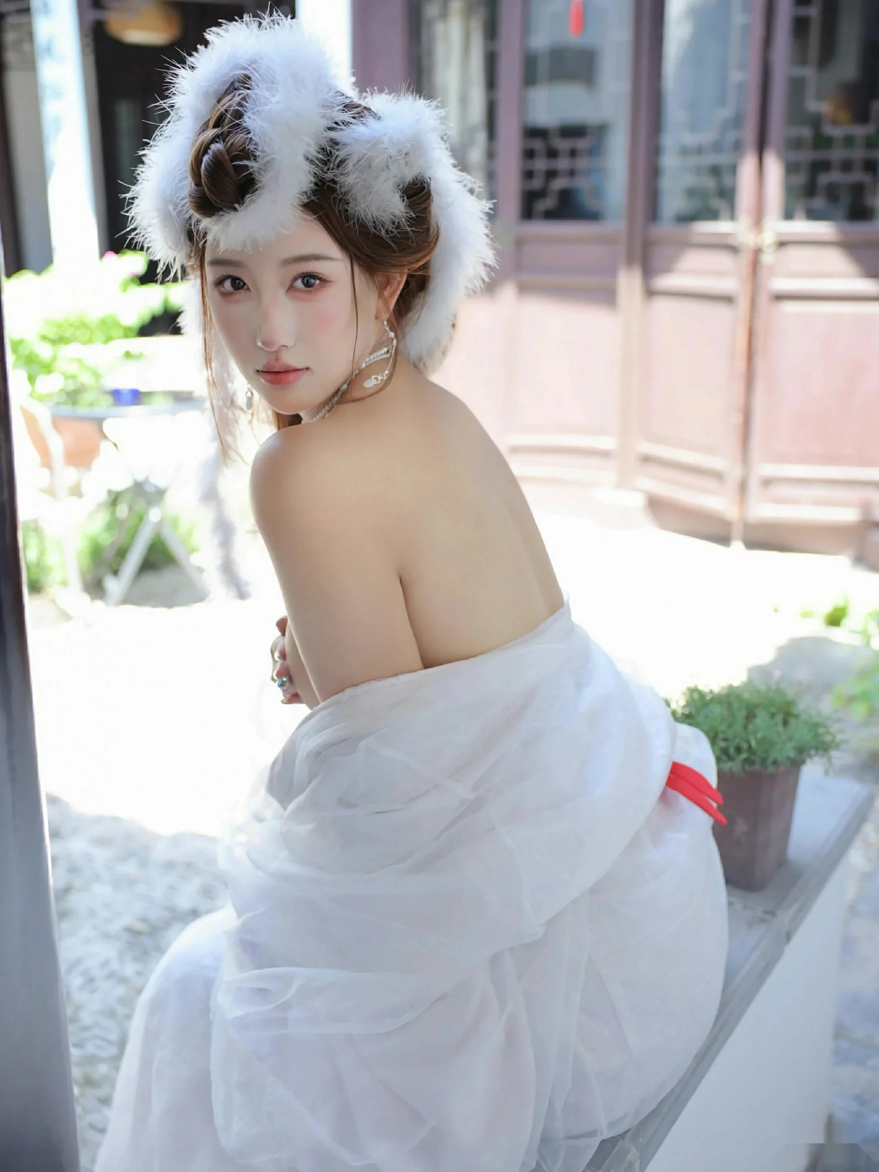 金允希Yuki性感白色锦毛鼠装扮低胸秀丰腴身材完美绝美写真 第 116 张