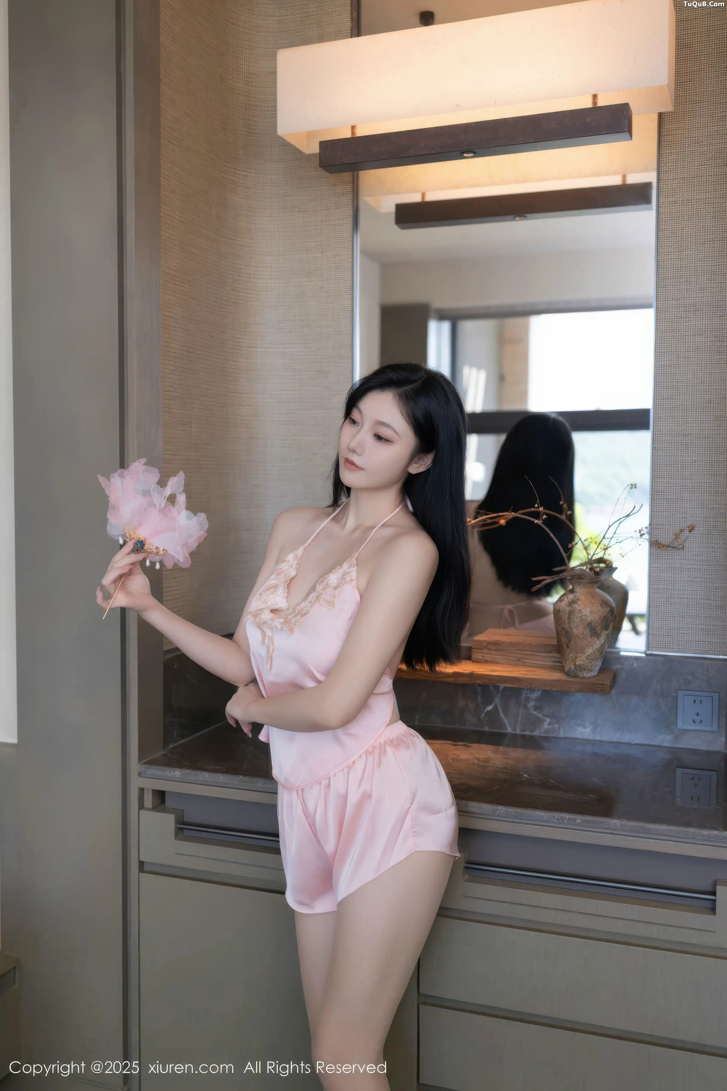 安然anran性感粉色情趣套装配超薄肉丝秀曼妙身姿绝美写真 第 2 张