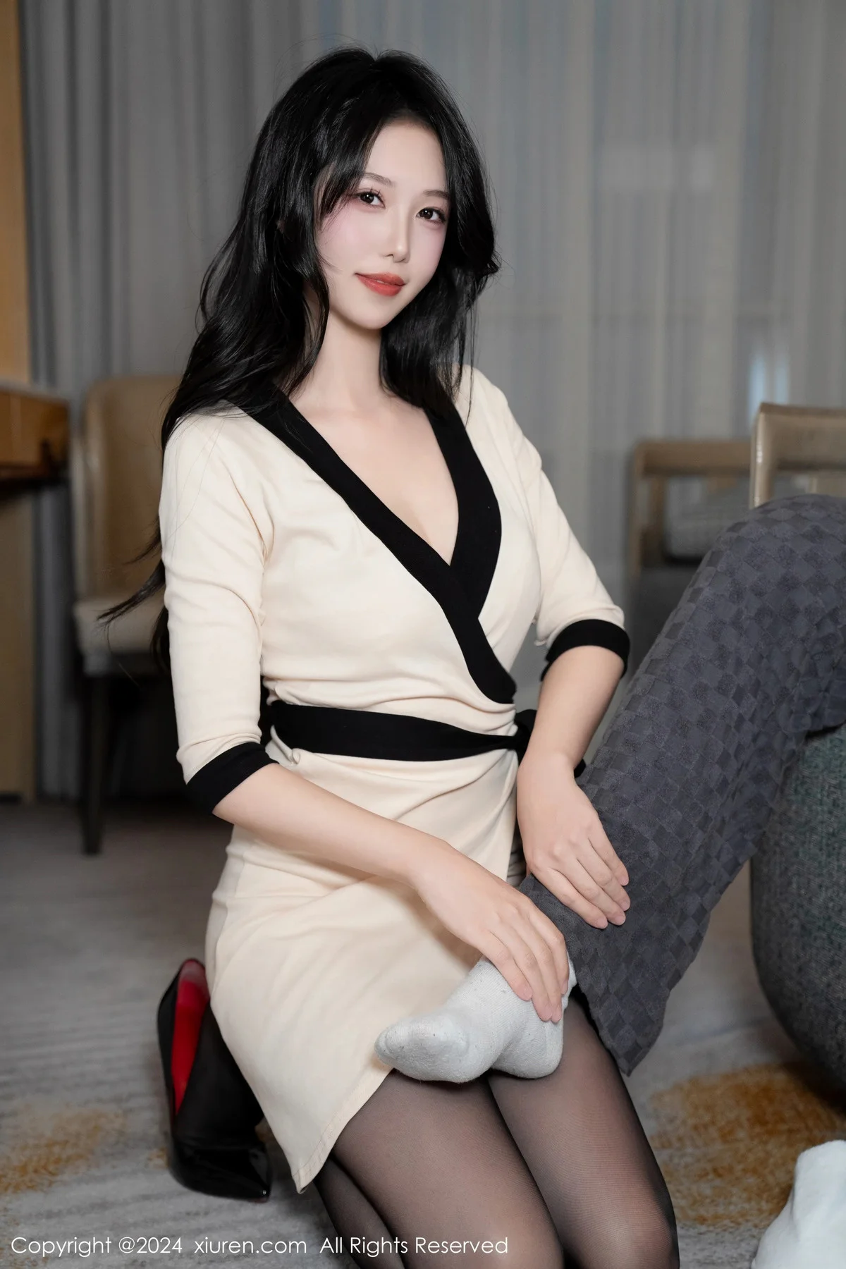 利世技师情节性感白色蕾丝内衣配黑丝袜秀曼妙身姿绝美写真 第 20 张