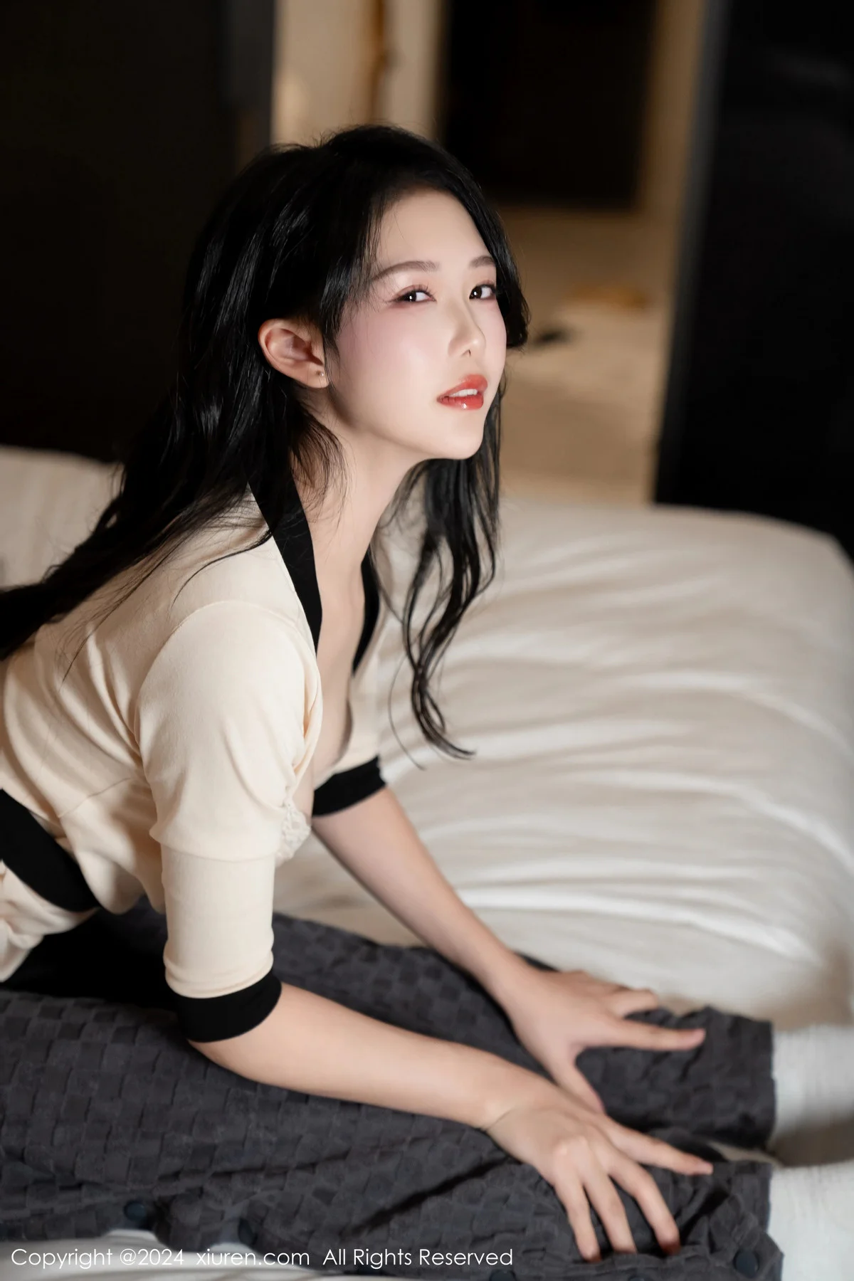 利世技师情节性感白色蕾丝内衣配黑丝袜秀曼妙身姿绝美写真 第 44 张