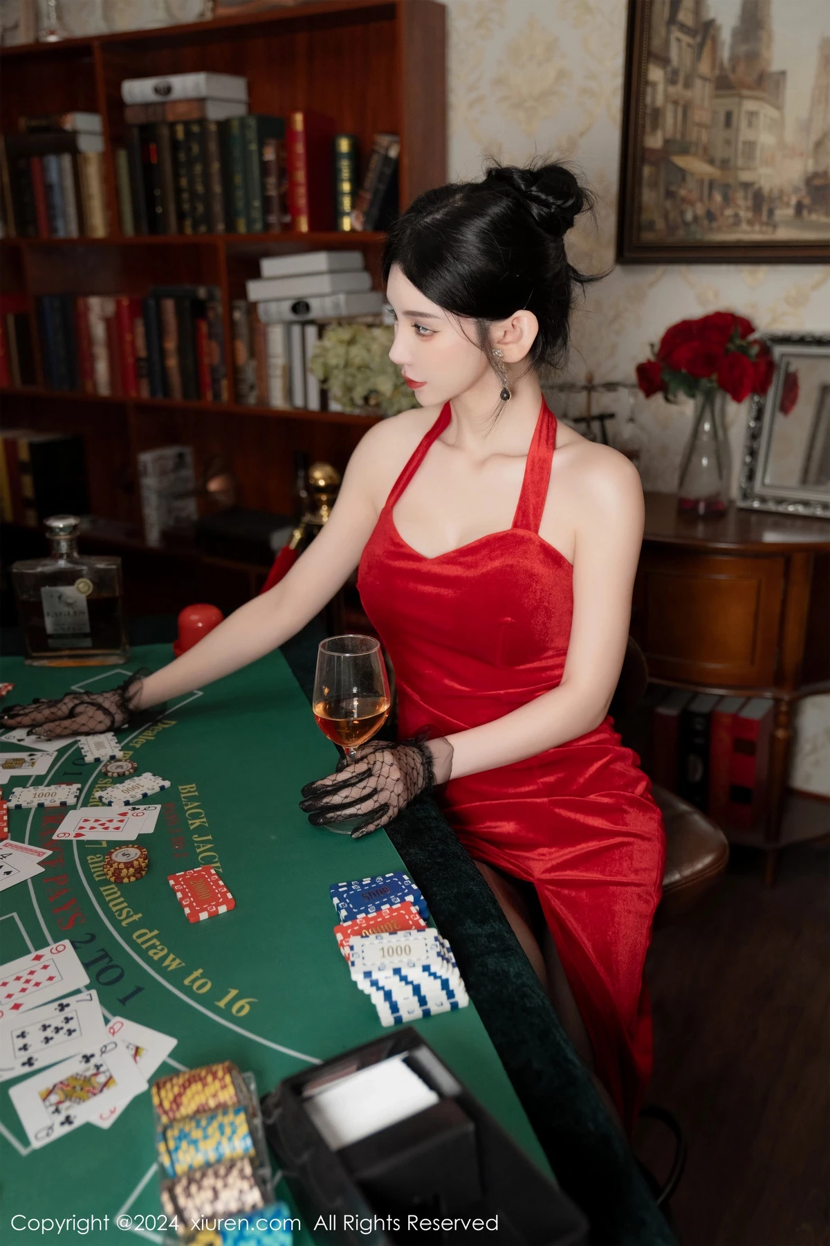 周于希Sally荷官角色扮演红色露肩服饰配无内黑丝绝美写真 第 3 张