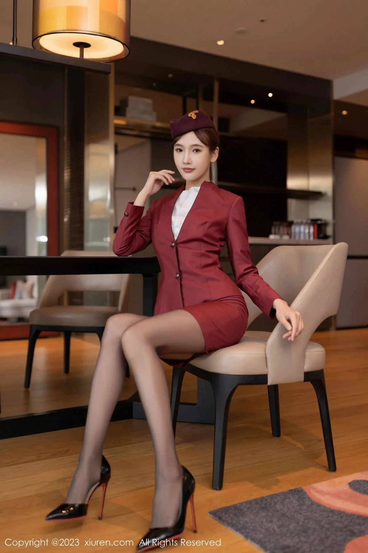 陆萱萱脱空姐制服露性感黑色蕾丝内衣配超薄黑丝绝美写真 第 8 张