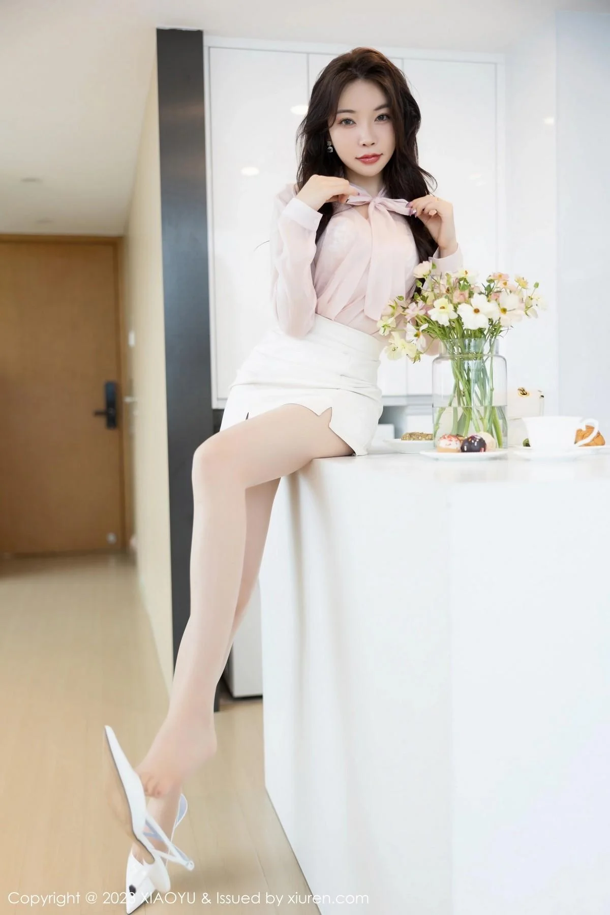 徐莉芝Booty粉色衬衫露白色蕾丝内衣秀曼妙身姿迷人写真 第 10 张