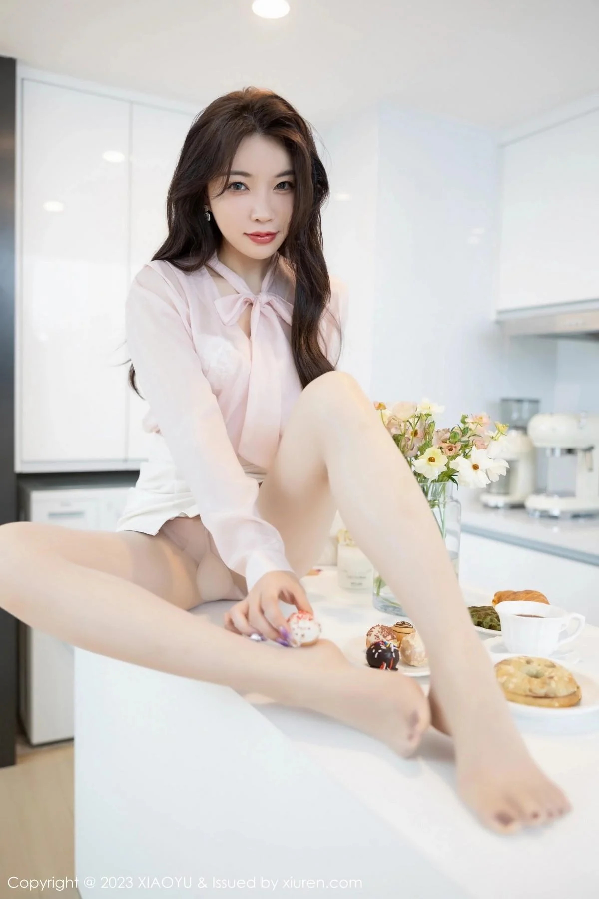 徐莉芝Booty粉色衬衫露白色蕾丝内衣秀曼妙身姿迷人写真 第 21 张
