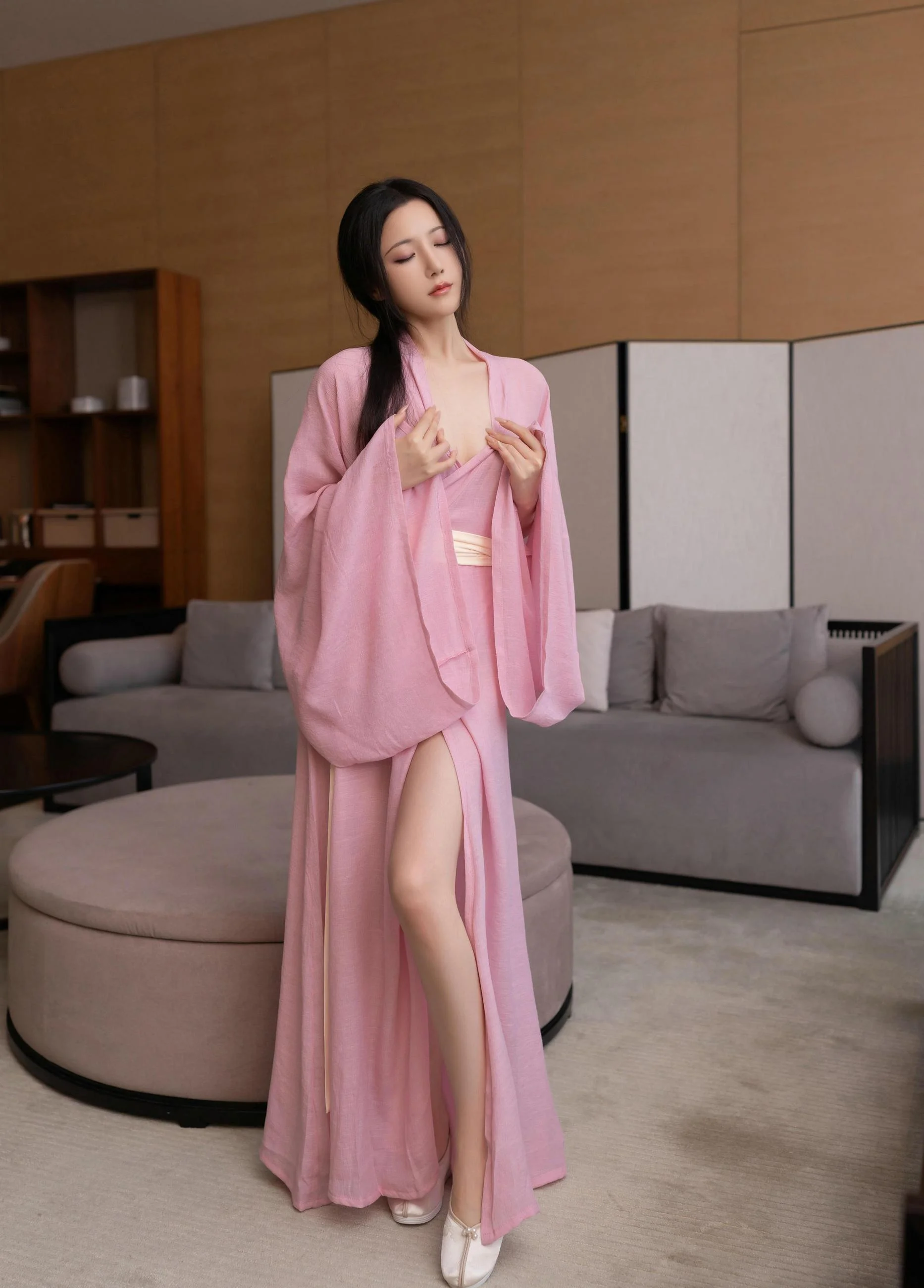 [秀人付费] 鱼子酱Fish 诱人私拍福利 月影纱 第 149 张