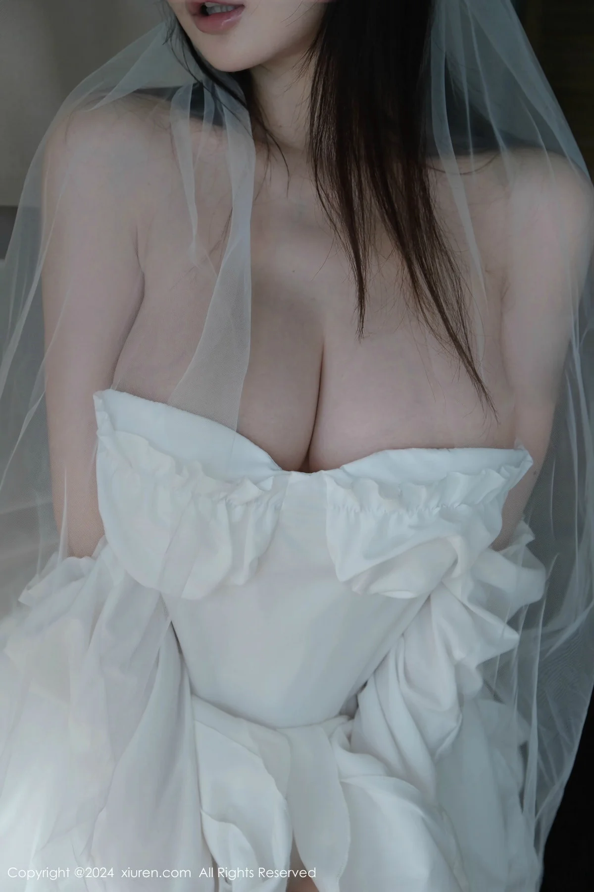 糯美子MINIbabe性感白色婚纱配情趣内衣秀惹火身材绝美写真 第 30 张
