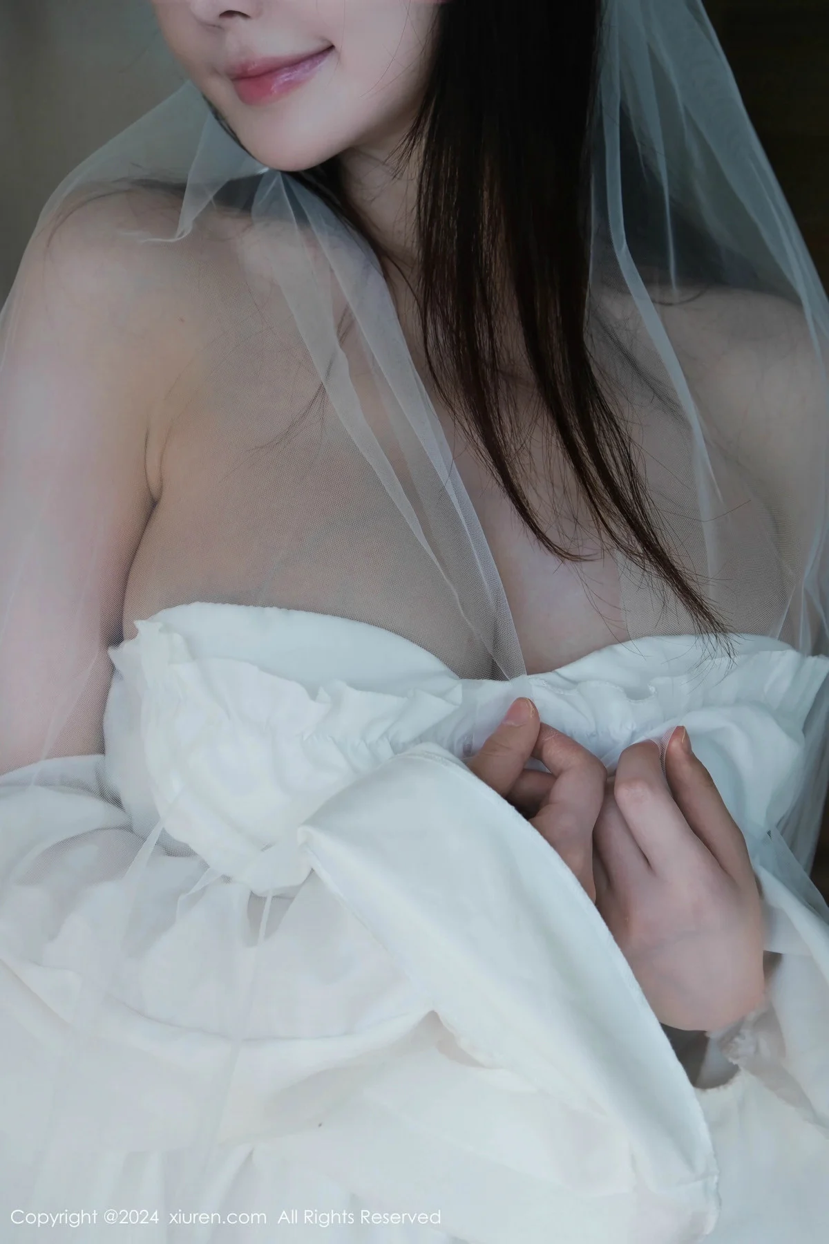 糯美子MINIbabe性感白色婚纱配情趣内衣秀惹火身材绝美写真 第 32 张