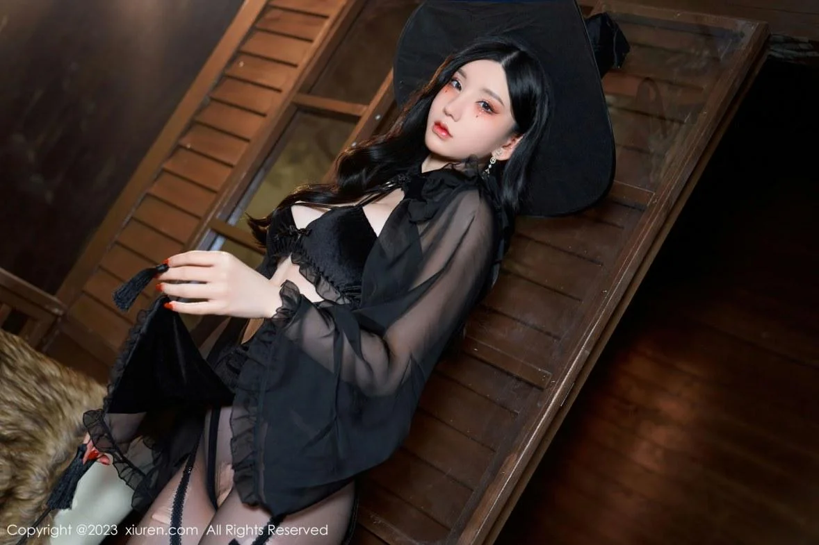 周于希Sally女巫的救赎主题半脱露豪乳遮点惹火绝美写真 第 20 张