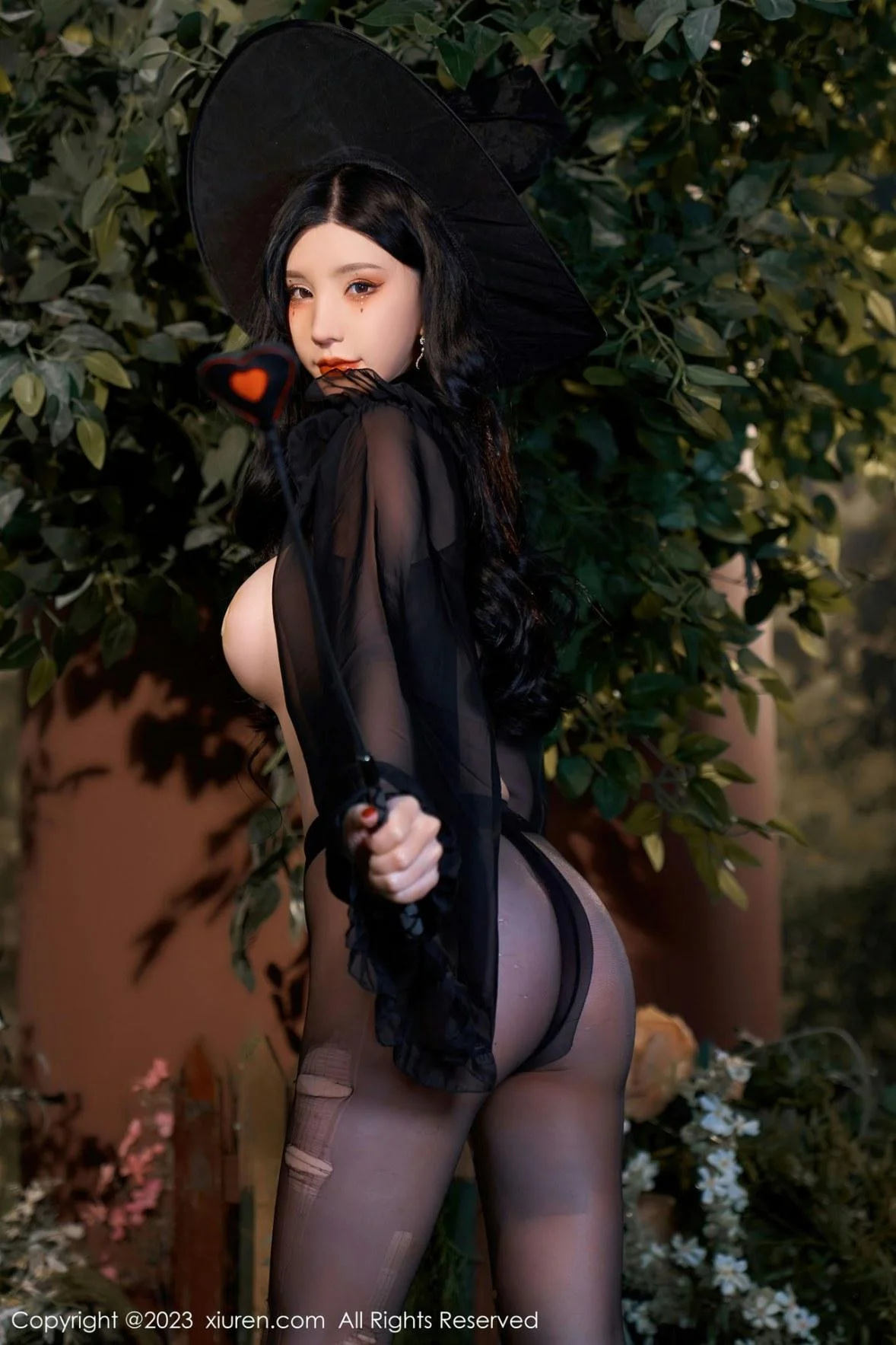 周于希Sally女巫的救赎主题半脱露豪乳遮点惹火绝美写真 第 4 张