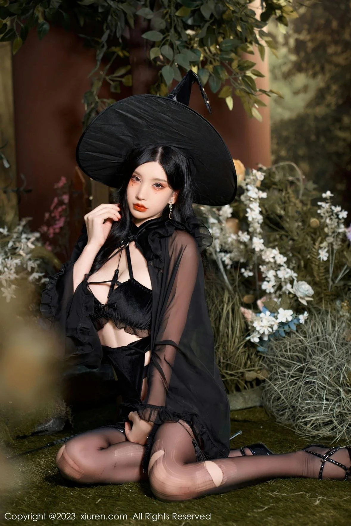 周于希Sally女巫的救赎主题半脱露豪乳遮点惹火绝美写真 第 50 张
