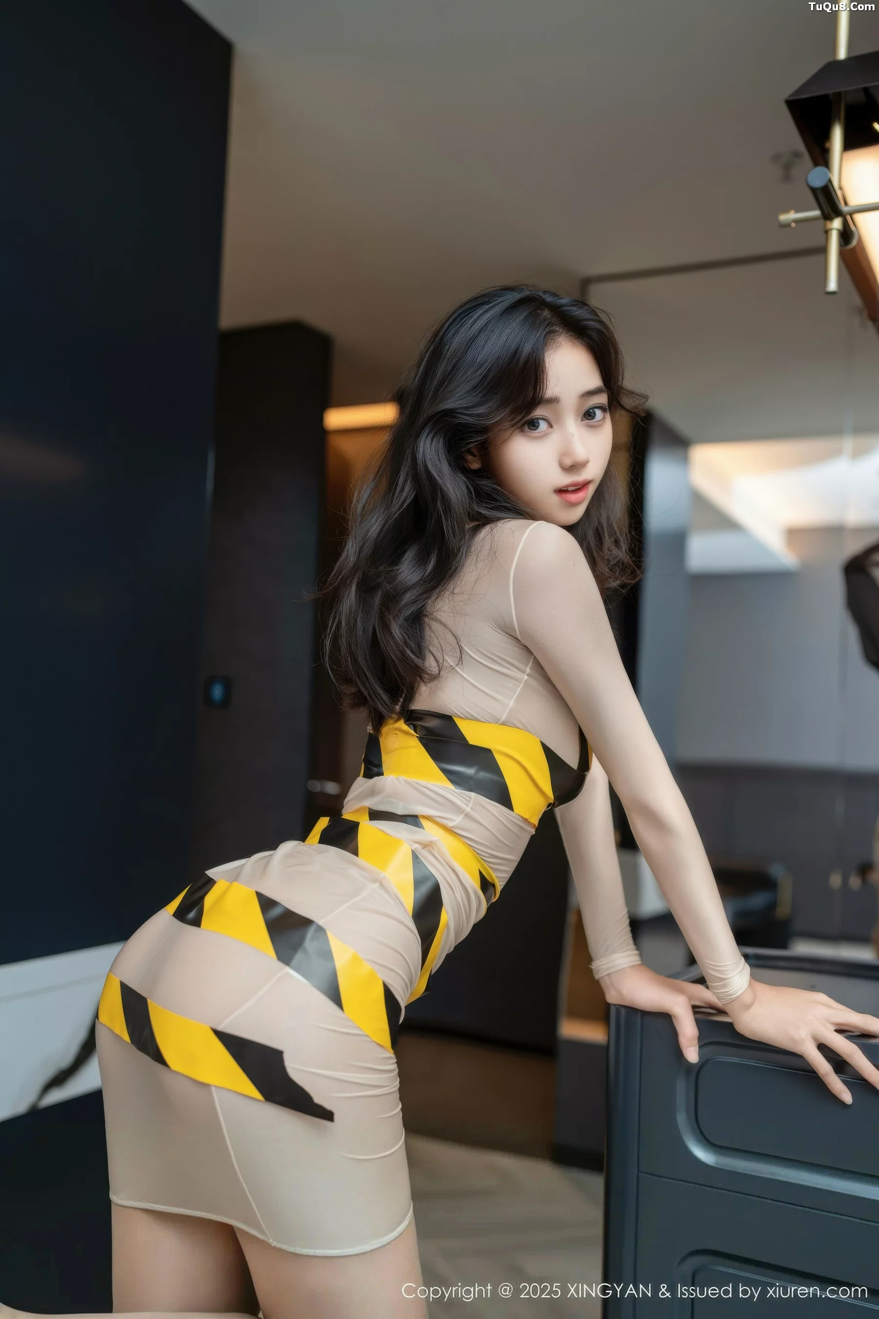 时安安性感肉色连衣短裙配超薄肉丝秀柔美身姿绝美写真 第 8 张