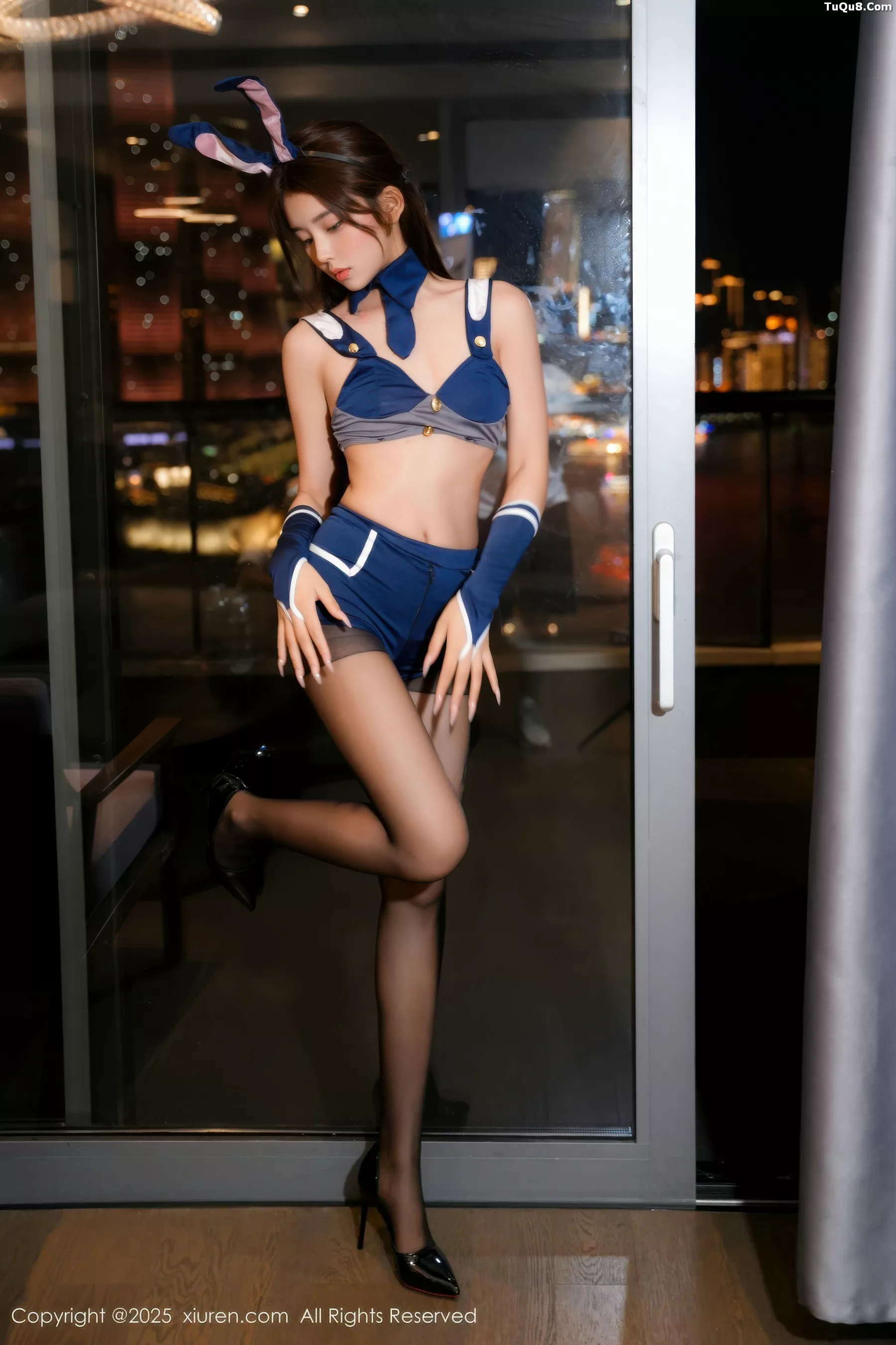 姜冉冉_Renee@性感蓝色兔女郎装配黑丝袜秀美腿绝美写真 第 41 张