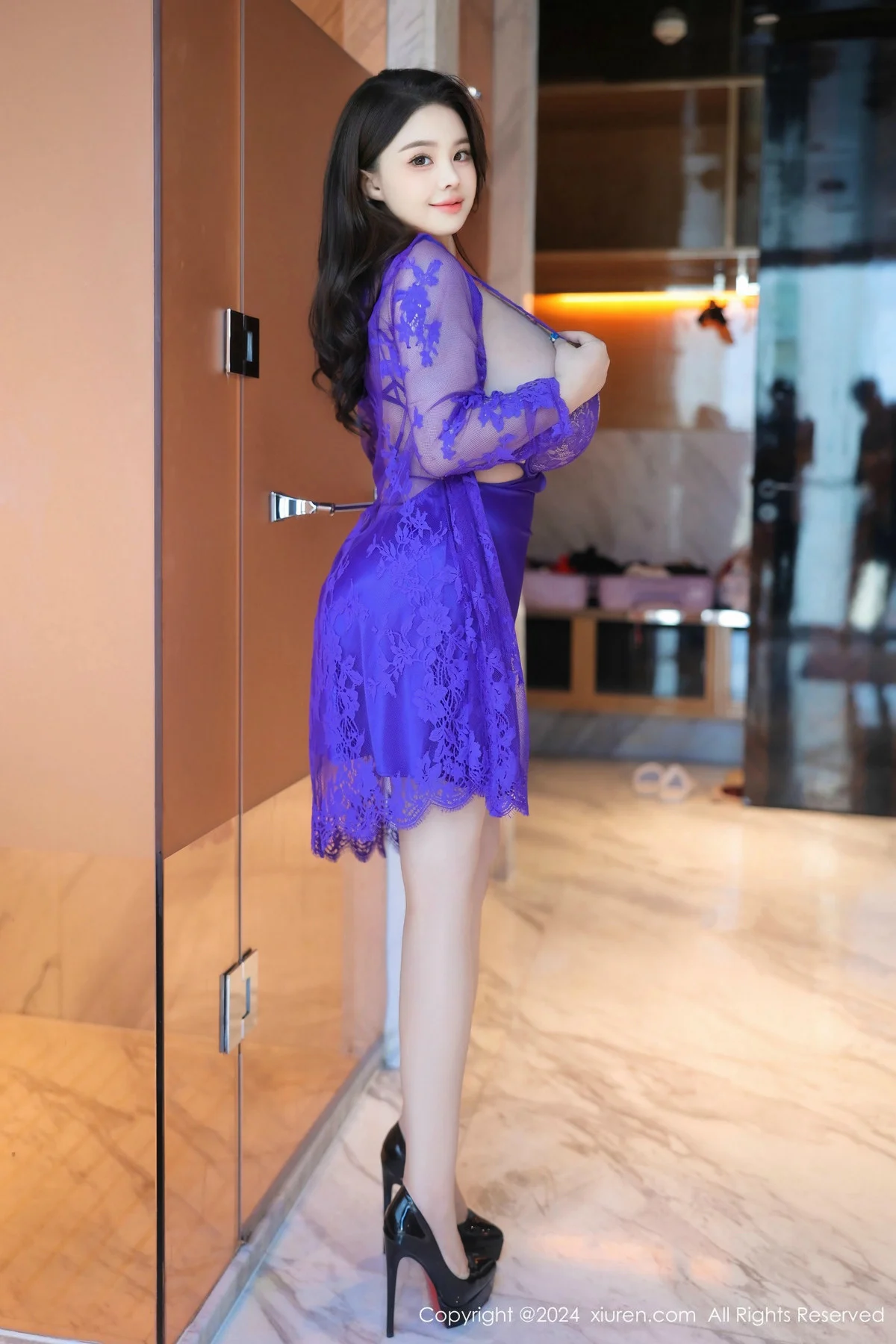 z杯悠悠性感紫色情趣服饰配蕾丝内衣秀傲人豪乳撩人绝美写真 第 25 张