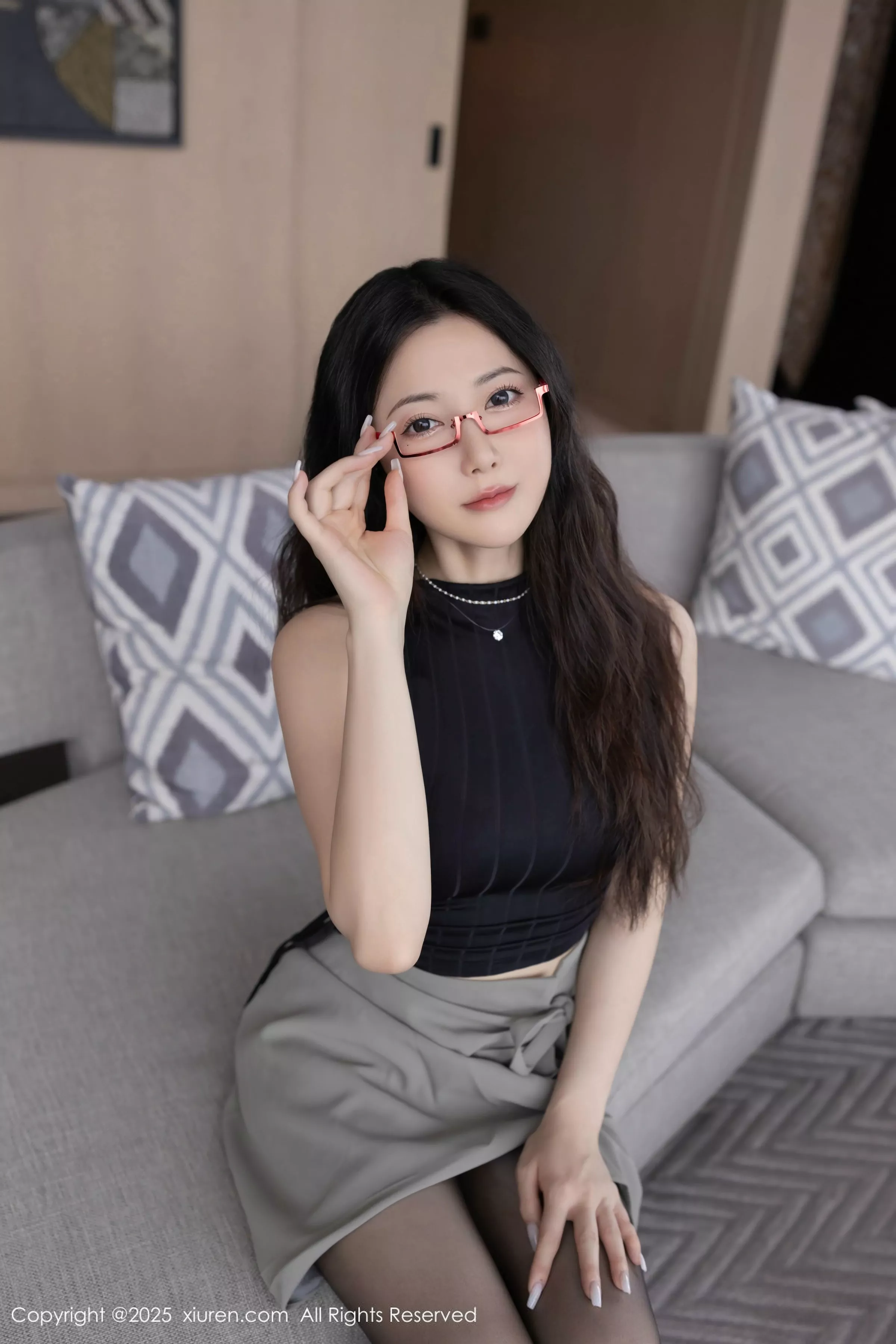 鱼子酱Fish私房性感紫色内衣配黑丝吊袜秀完美身材绝美写真 第 20 张