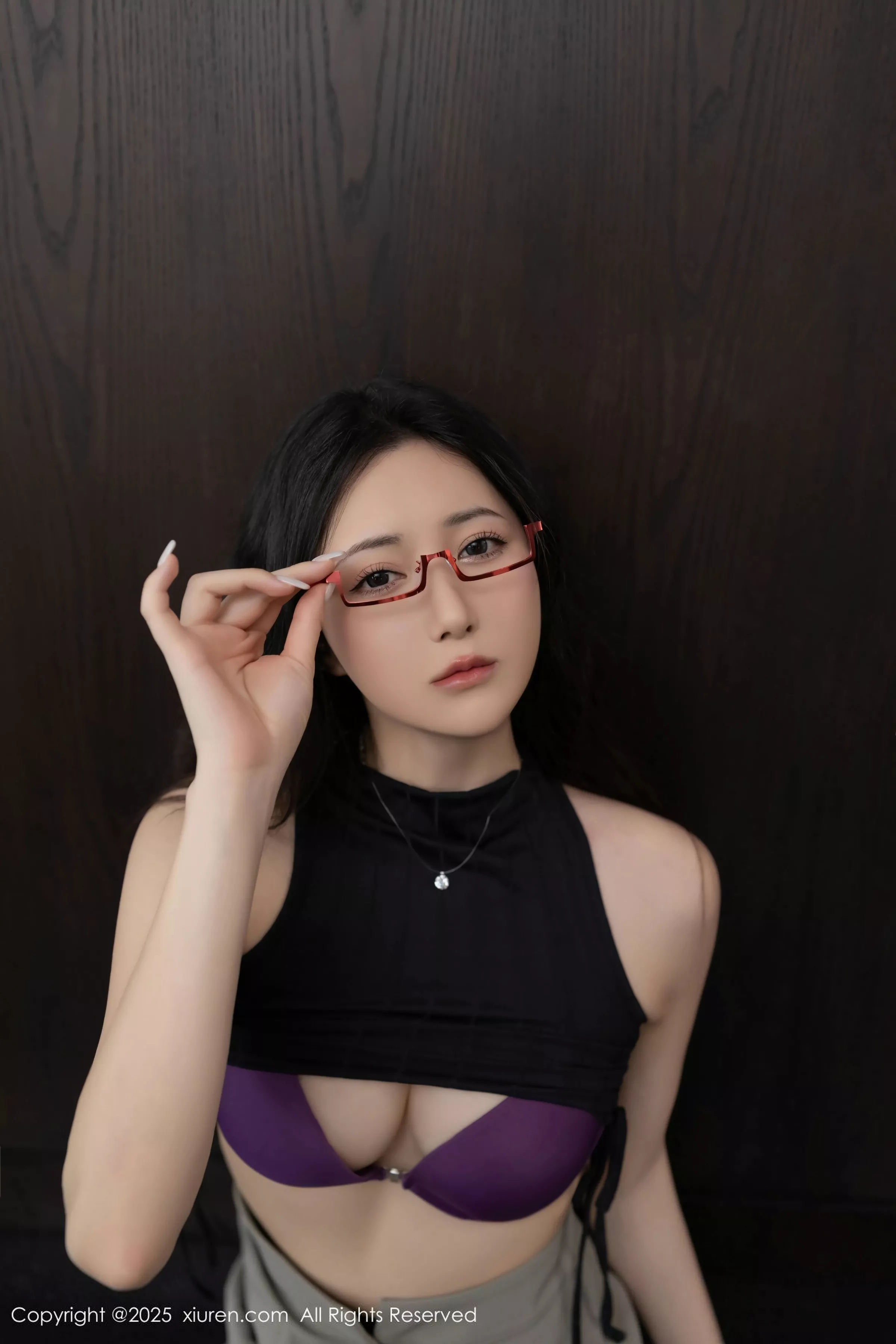 鱼子酱Fish私房性感紫色内衣配黑丝吊袜秀完美身材绝美写真 第 67 张
