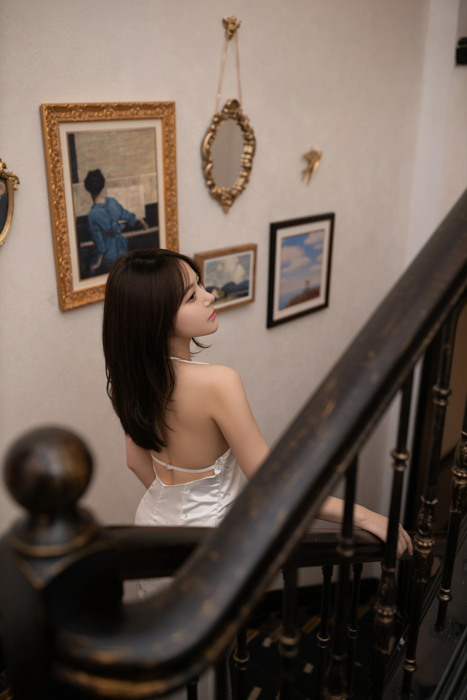 [秀人付费] 鱼子酱 诱人私拍福利 白色礼服 第 16 张