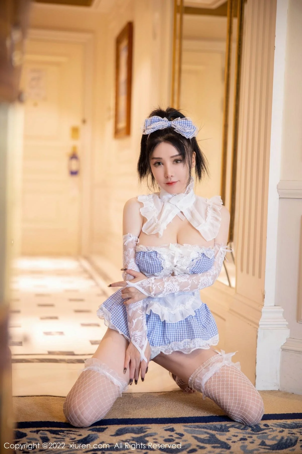 潘娇娇性感淡蓝女仆服配白色网袜秀巨乳肥臀极致绝美写真 第 10 张