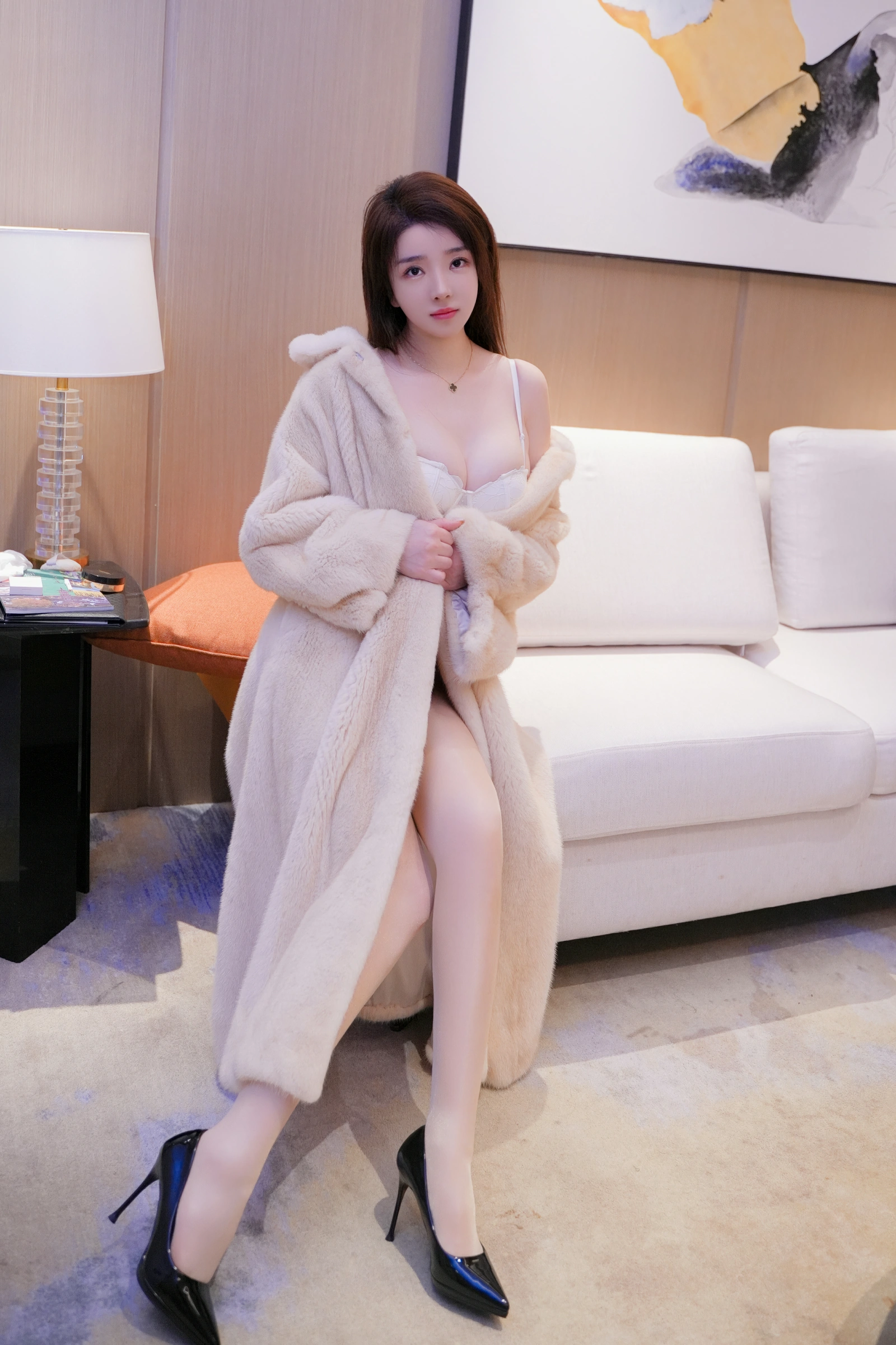 [秀人付费] 雨儿酱eve 诱人私拍福利 皮草肉丝 第 8 张