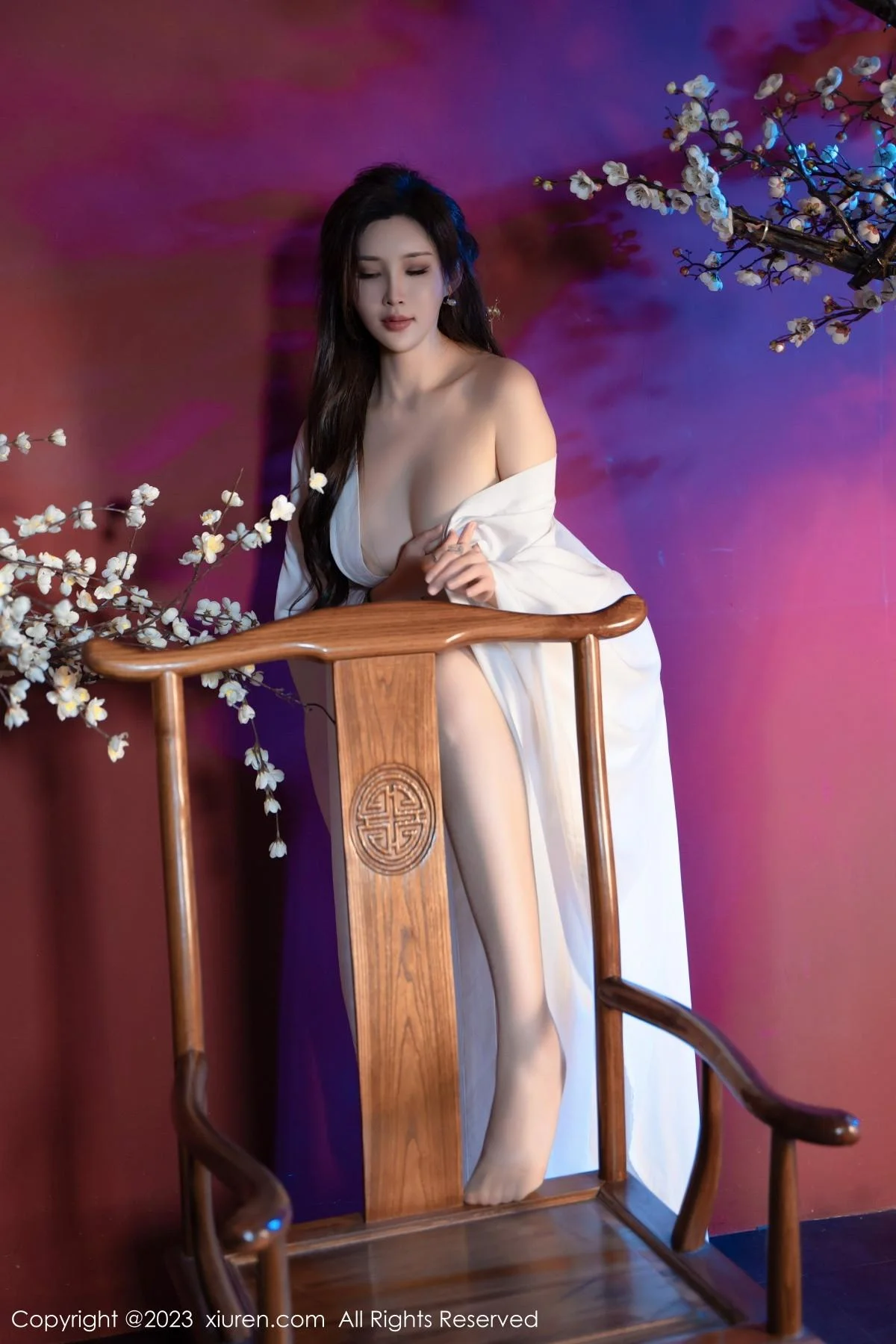 Carol周妍希性感白色汉服配超薄肉丝秀丰满身材绝美写真 第 38 张