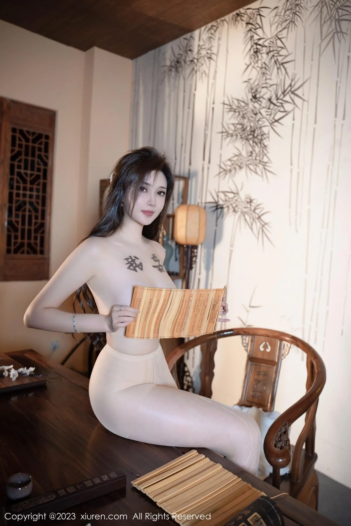 Carol周妍希性感白色汉服配超薄肉丝秀丰满身材绝美写真 第 86 张