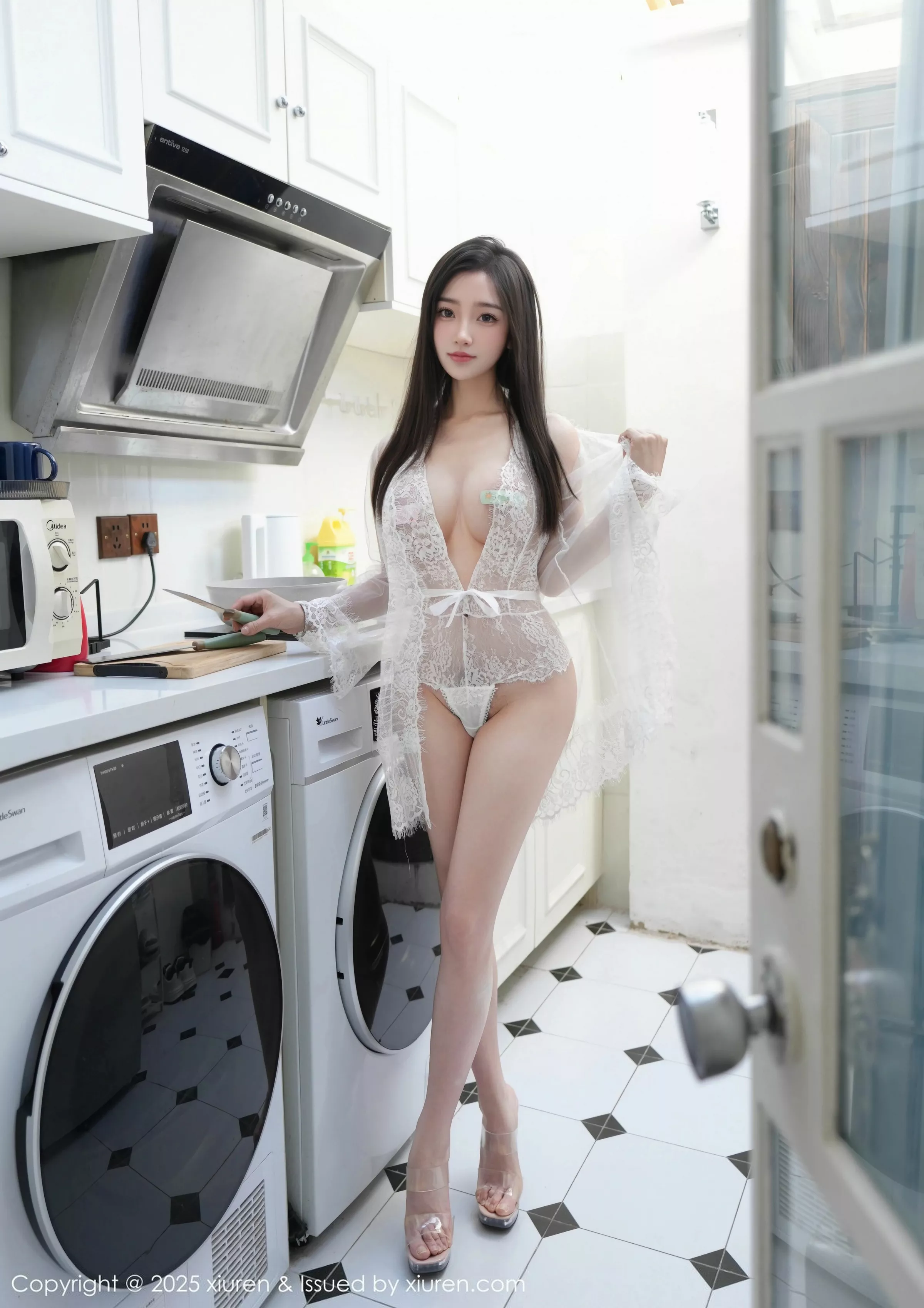 Annie_baby性感白色蕾丝情趣服饰秀凹凸身材惹火绝美写真 第 13 张