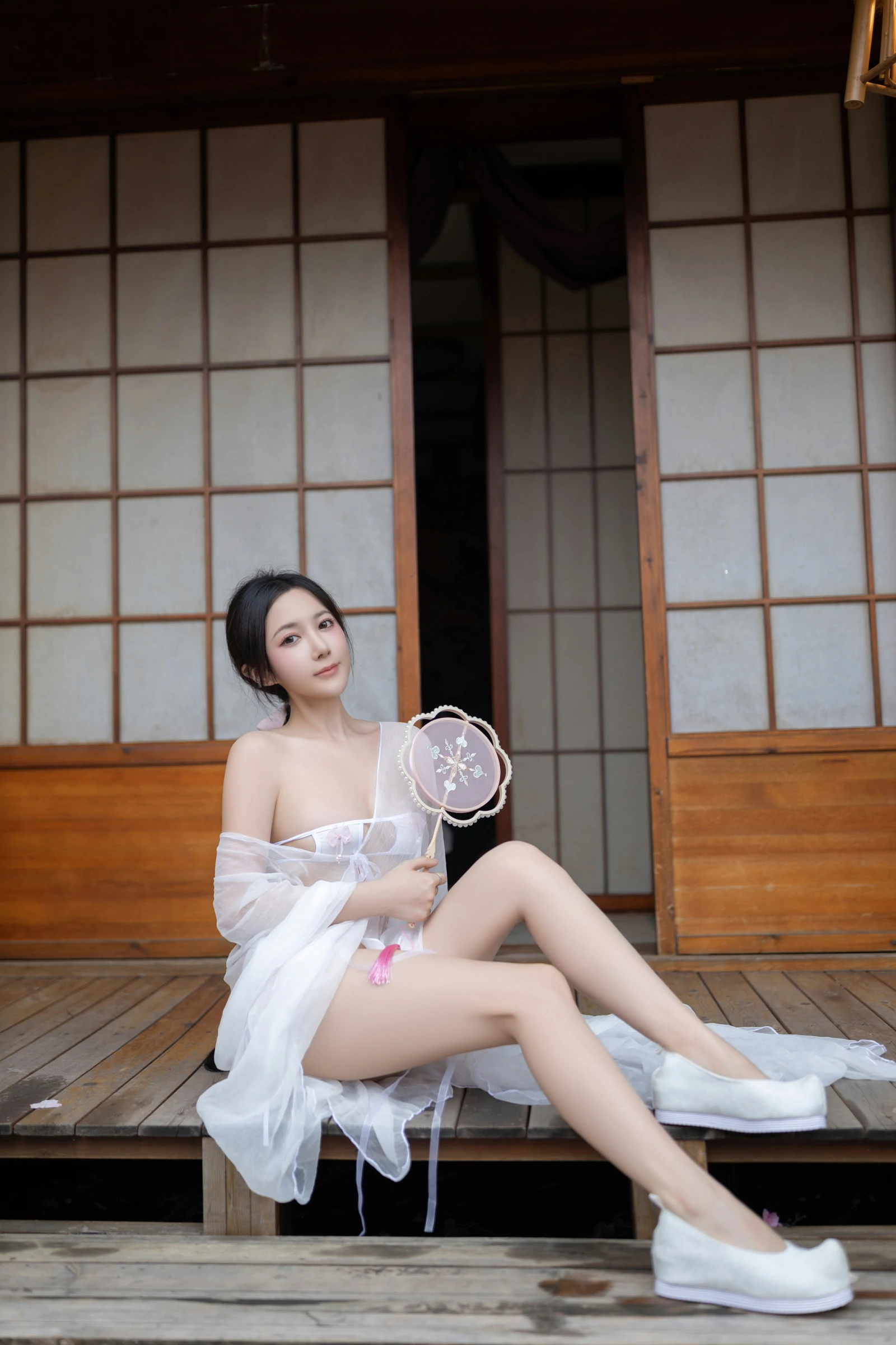 [秀人付费] 鱼子酱Fish 诱人私拍福利 花想容 第 1 张