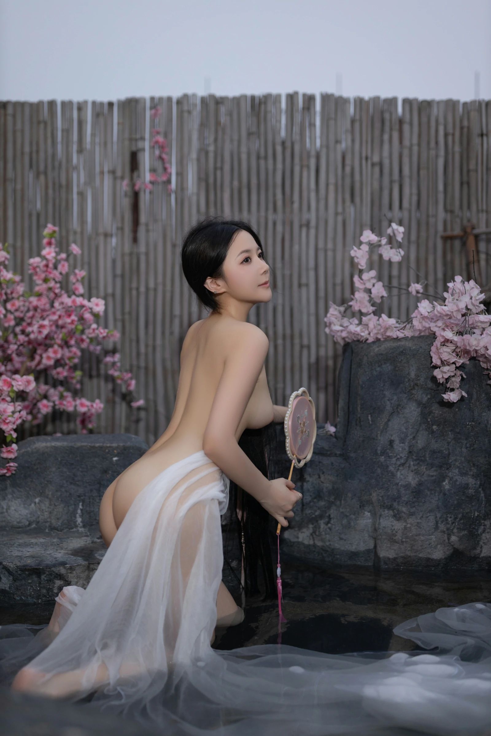 [秀人付费] 鱼子酱Fish 诱人私拍福利 花想容 第 115 张