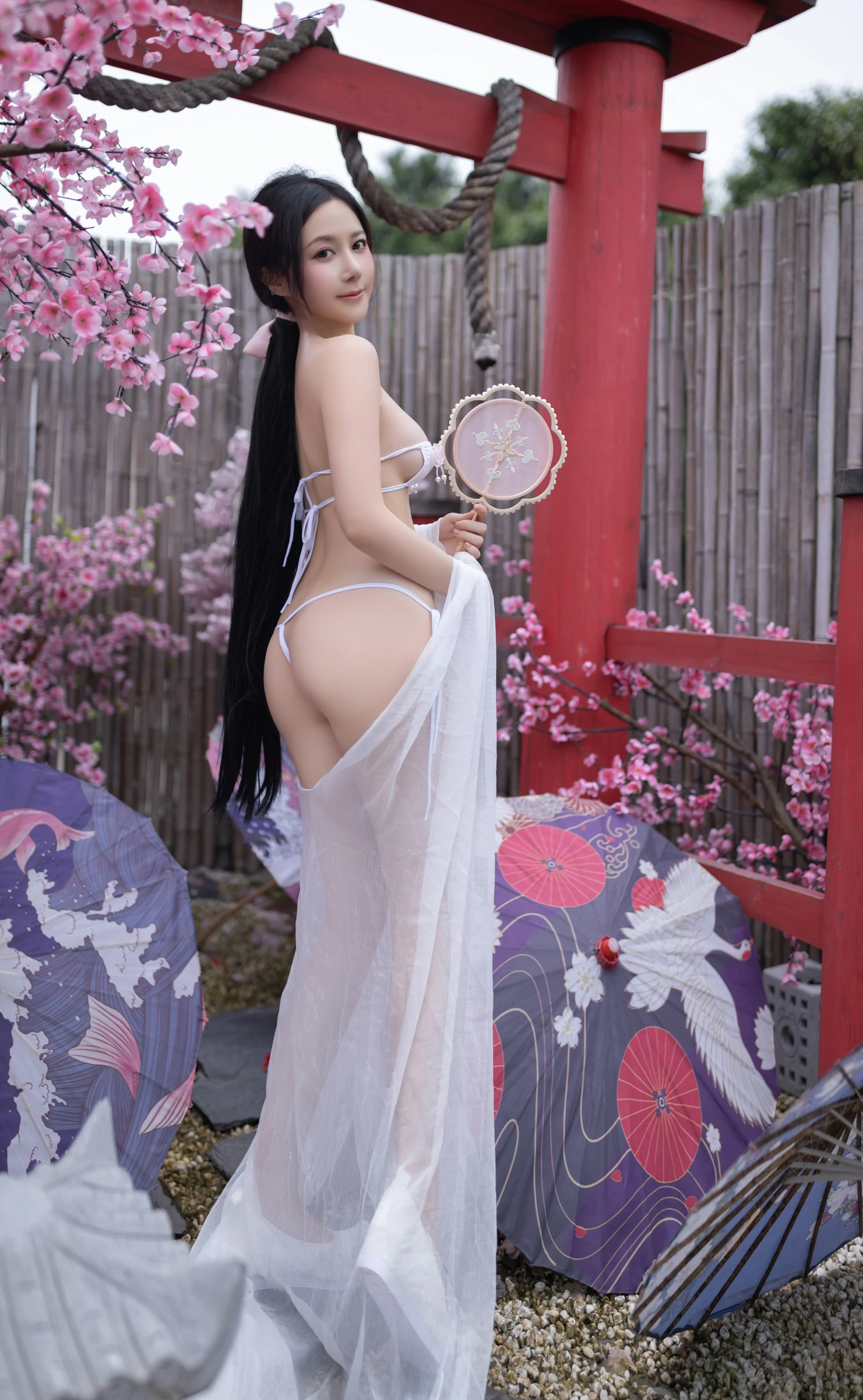 [秀人付费] 鱼子酱Fish 诱人私拍福利 花想容 第 38 张