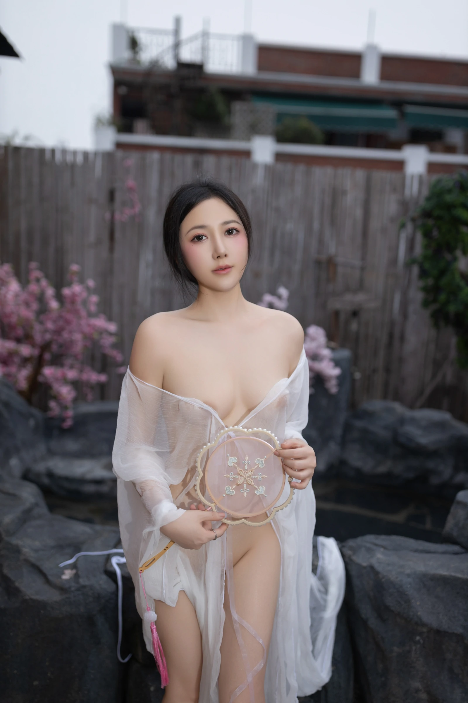 [秀人付费] 鱼子酱Fish 诱人私拍福利 花想容 第 95 张