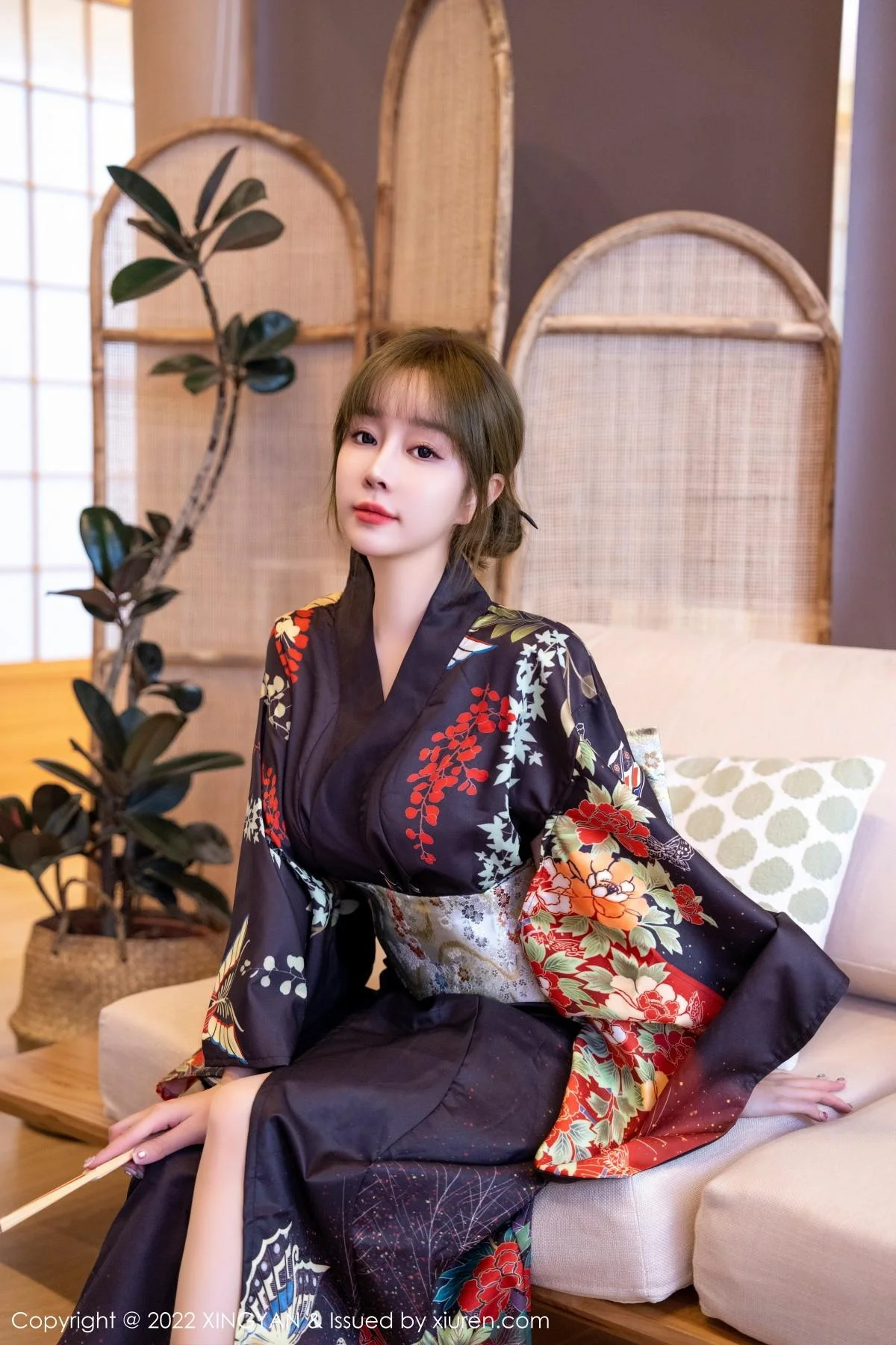 王雨纯脱深色日式和服露性感白色内衣配超薄肉丝绝美写真 第 1 张