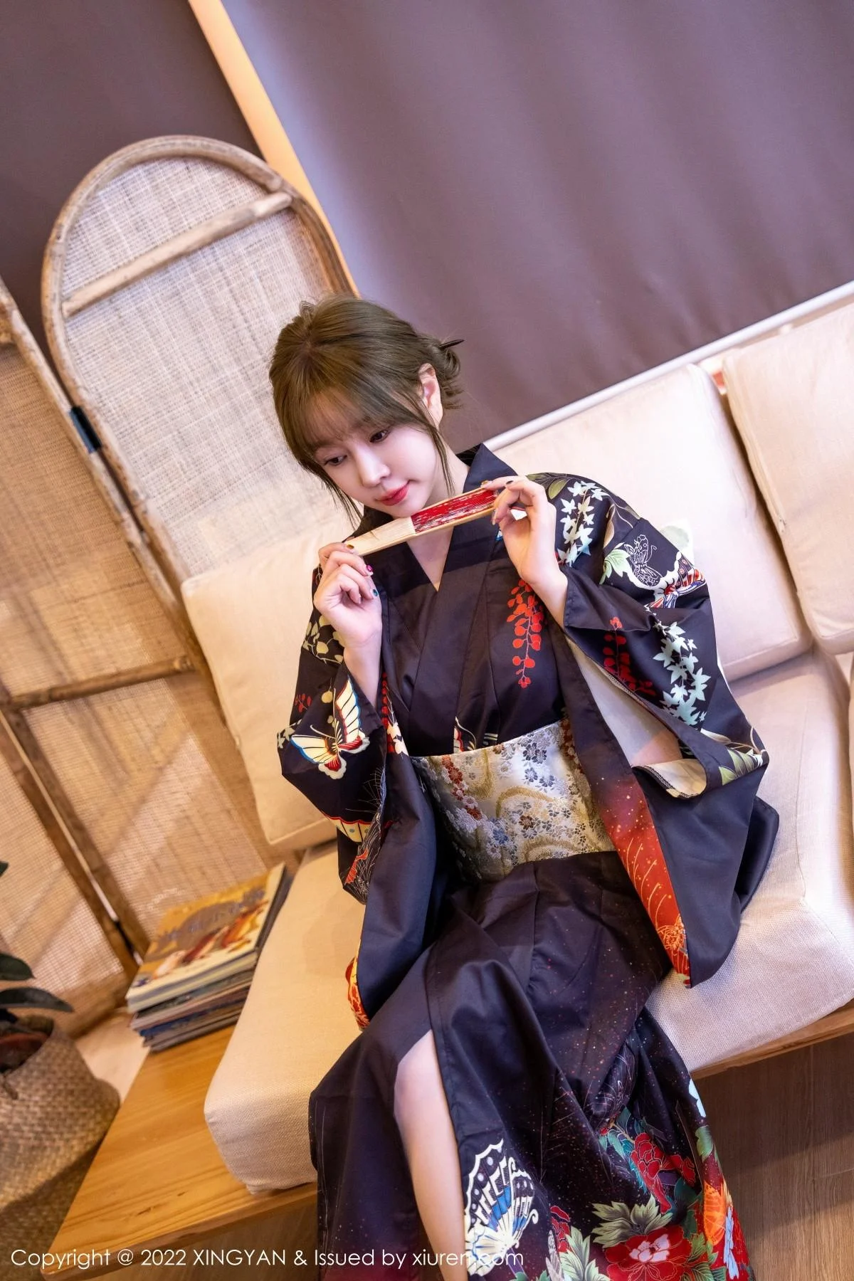 王雨纯脱深色日式和服露性感白色内衣配超薄肉丝绝美写真 第 11 张