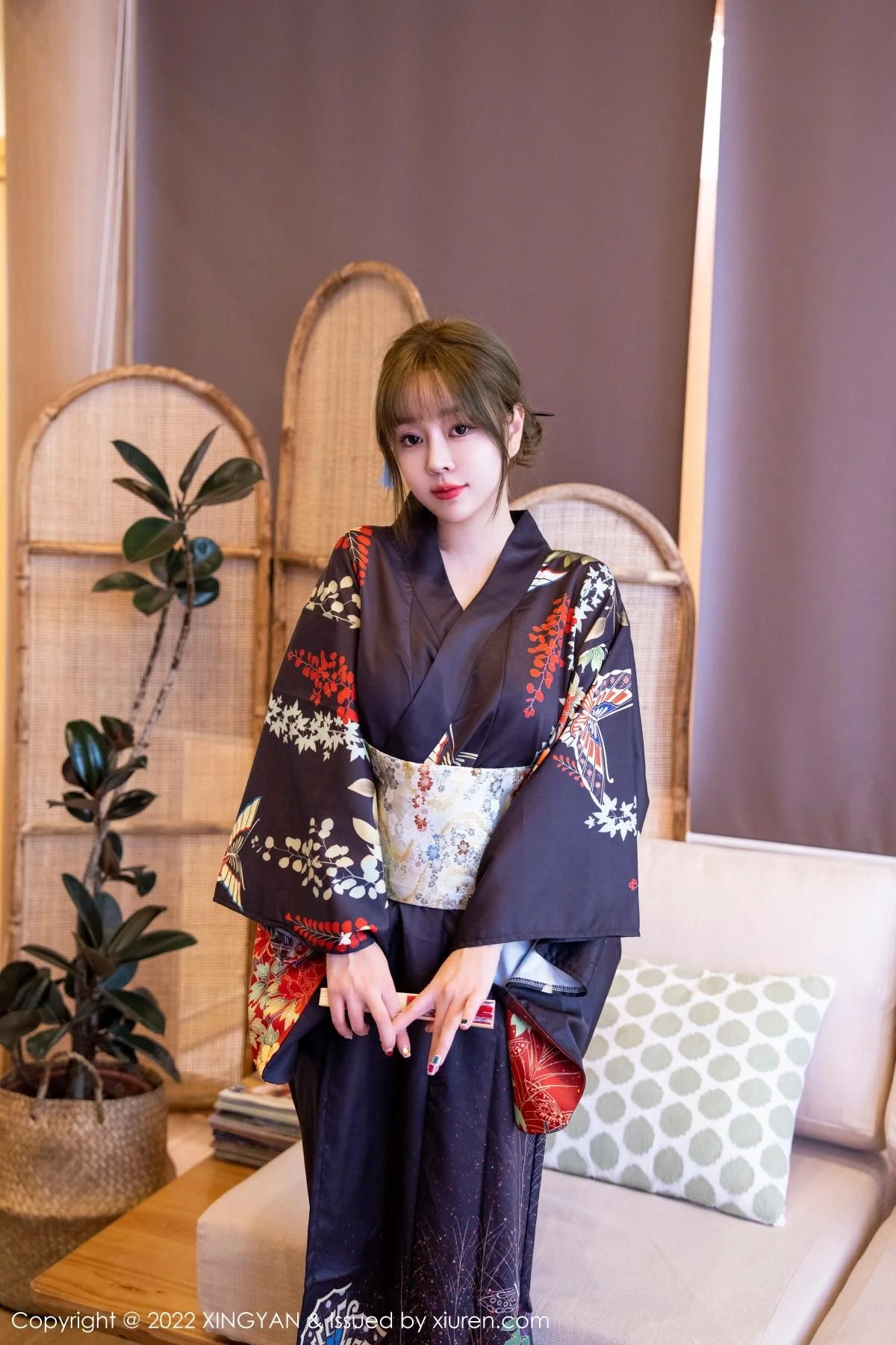 王雨纯脱深色日式和服露性感白色内衣配超薄肉丝绝美写真 第 14 张