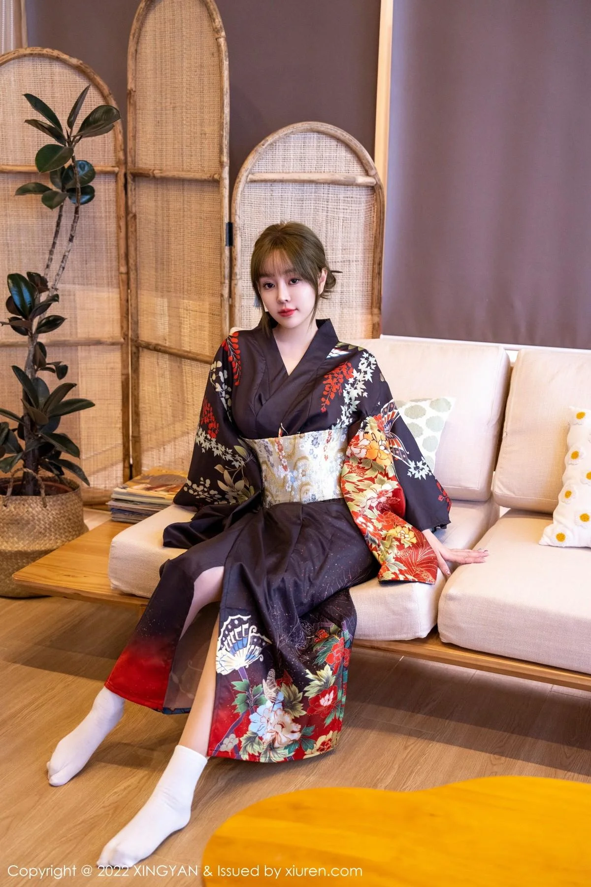 王雨纯脱深色日式和服露性感白色内衣配超薄肉丝绝美写真 第 4 张