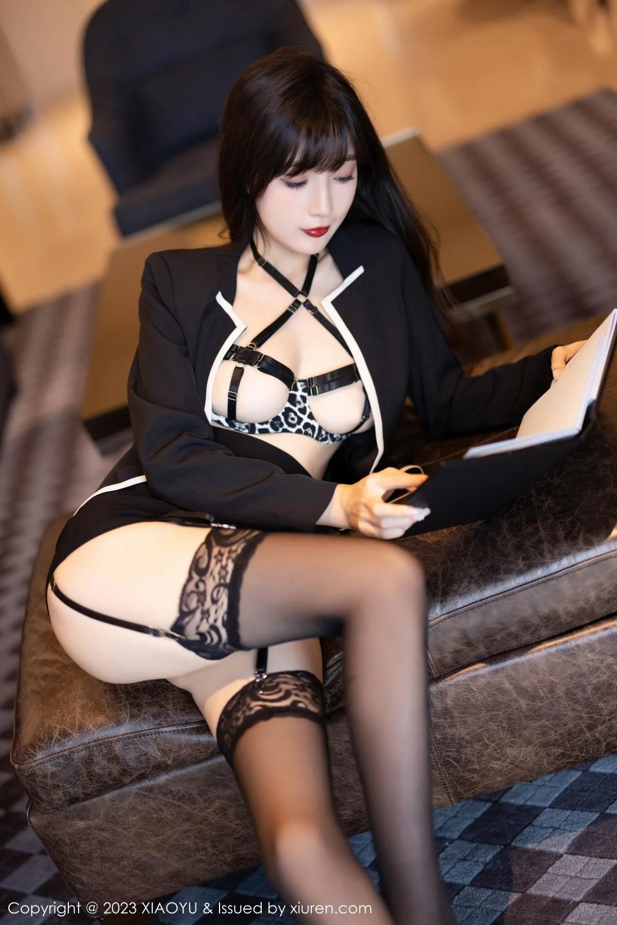 林星阑脱黑色上衣露性感黑色情趣服饰配黑丝吊袜魅惑写真 第 42 张