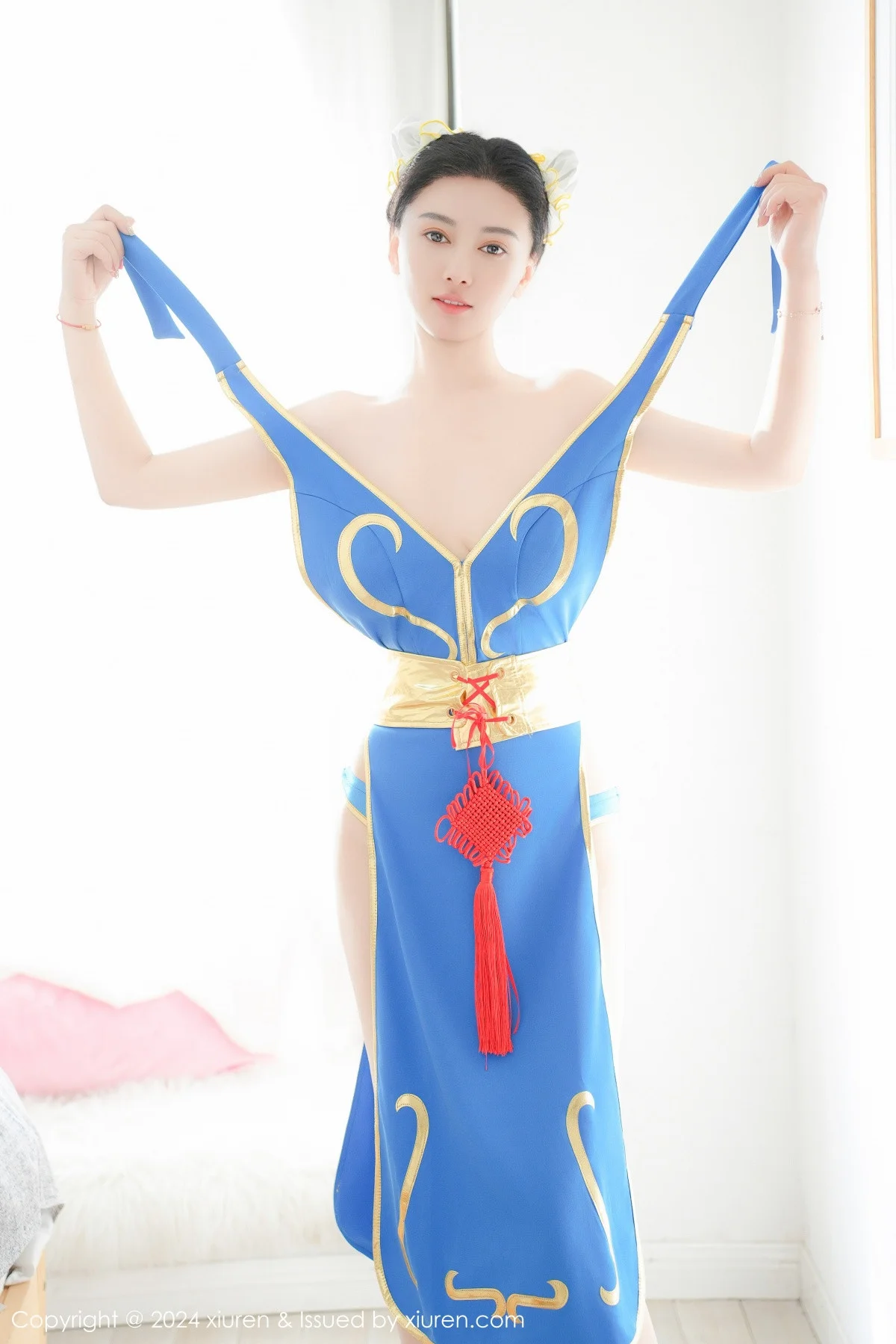 雅茹老师性感蓝色COSPLAY服饰秀白嫩柔美身姿绝美写真 第 12 张
