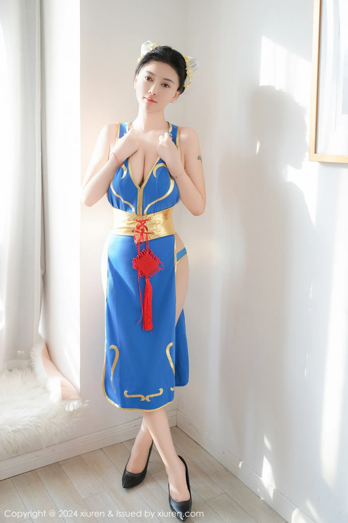 雅茹老师性感蓝色COSPLAY服饰秀白嫩柔美身姿绝美写真 第 17 张