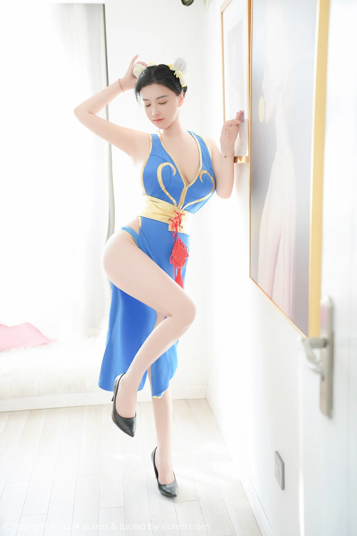 雅茹老师性感蓝色COSPLAY服饰秀白嫩柔美身姿绝美写真 第 9 张