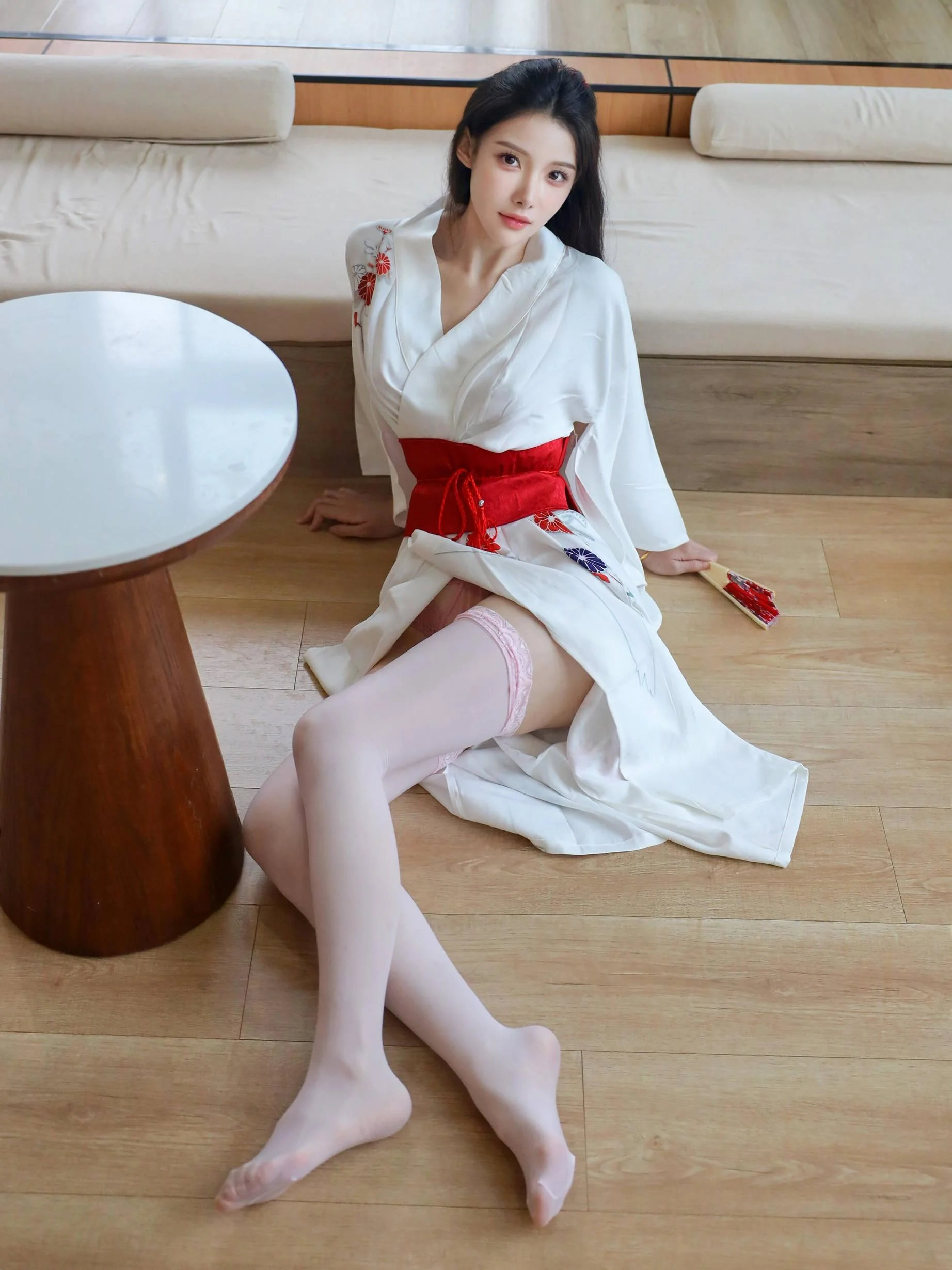 [秀人精选] 梨霜儿 诱人私拍福利 COS潘金莲 第 24 张