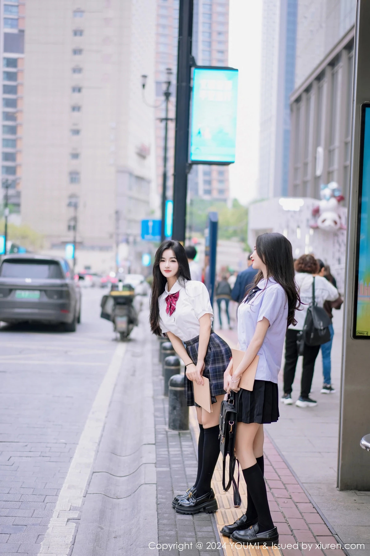 鱼尾fish＆小茶茶性感学妹制服配黑丝袜秀完美身材迷人写真 第 100 张
