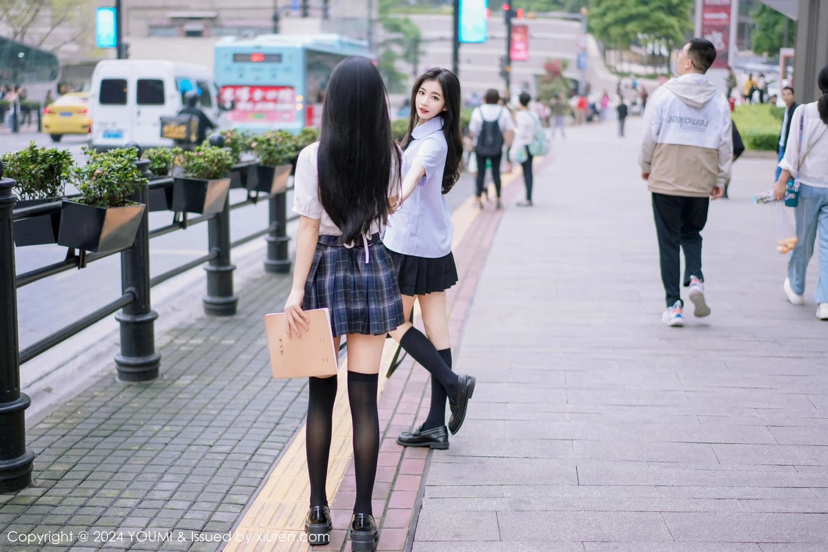 鱼尾fish＆小茶茶性感学妹制服配黑丝袜秀完美身材迷人写真 第 165 张