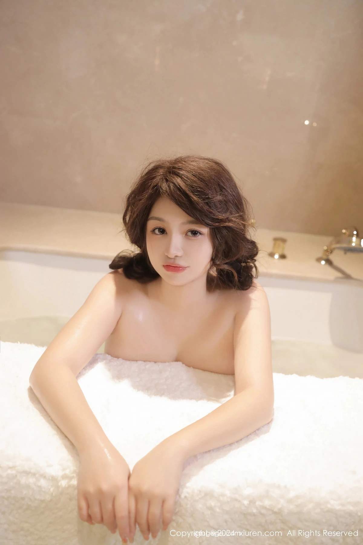 沈思怡浴缸场景私房泡泡浴大尺度全果秀火辣身材绝美写真 第 13 张