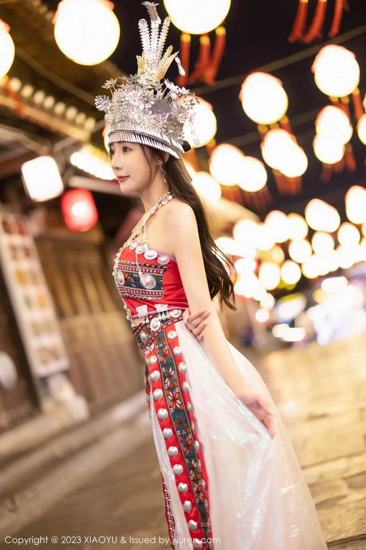 王馨瑶yanni性感黑色薄纱服配开档黑丝秀曼妙身姿绝美写真 第 15 张