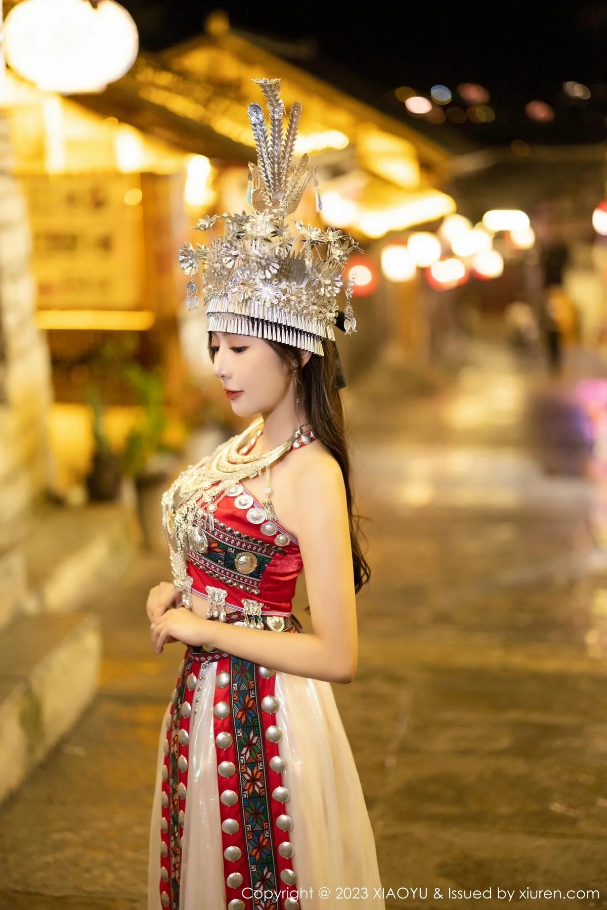 王馨瑶yanni性感黑色薄纱服配开档黑丝秀曼妙身姿绝美写真 第 3 张