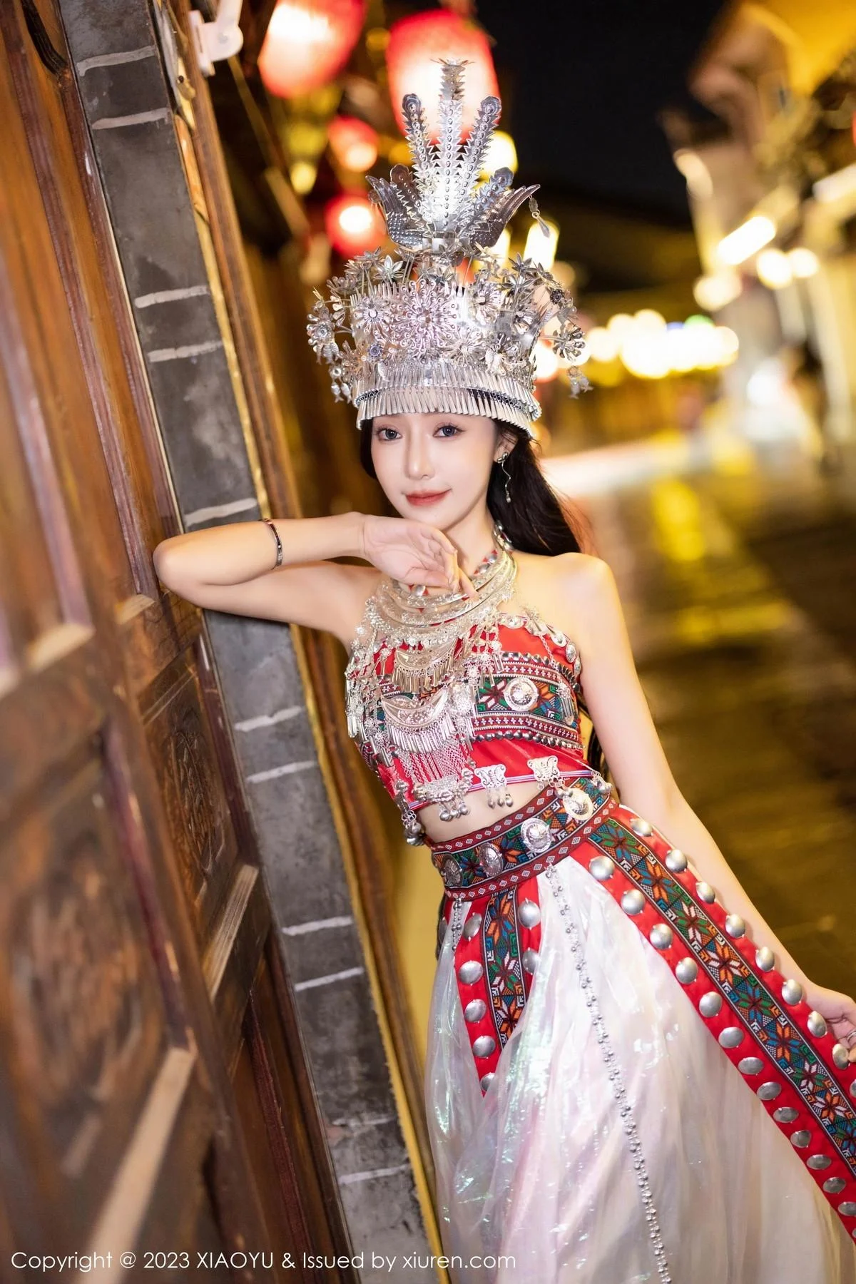 王馨瑶yanni性感黑色薄纱服配开档黑丝秀曼妙身姿绝美写真 第 8 张