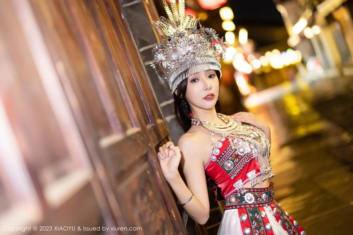 王馨瑶yanni性感黑色薄纱服配开档黑丝秀曼妙身姿绝美写真 第 9 张