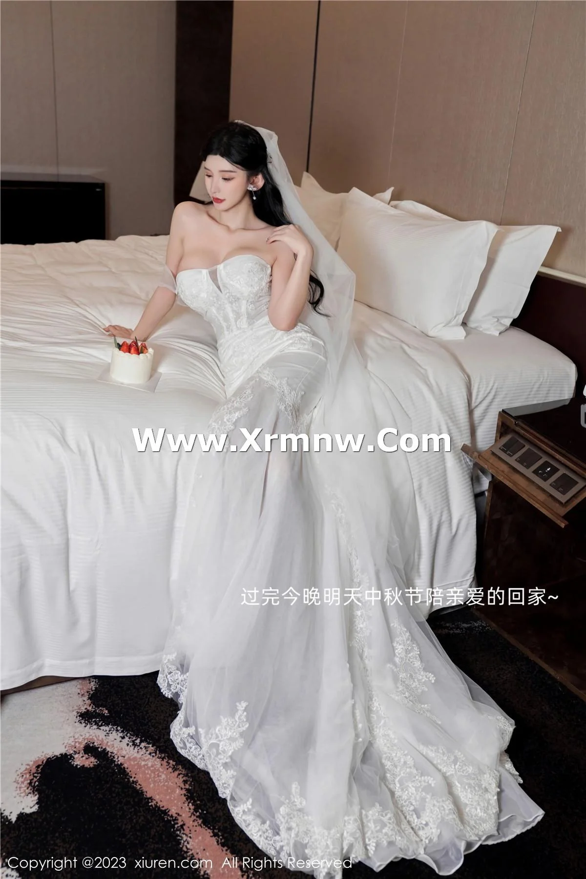 周于希Sally性感白色婚纱+白色蕾丝情趣服饰完美绝美写真 第 2 张