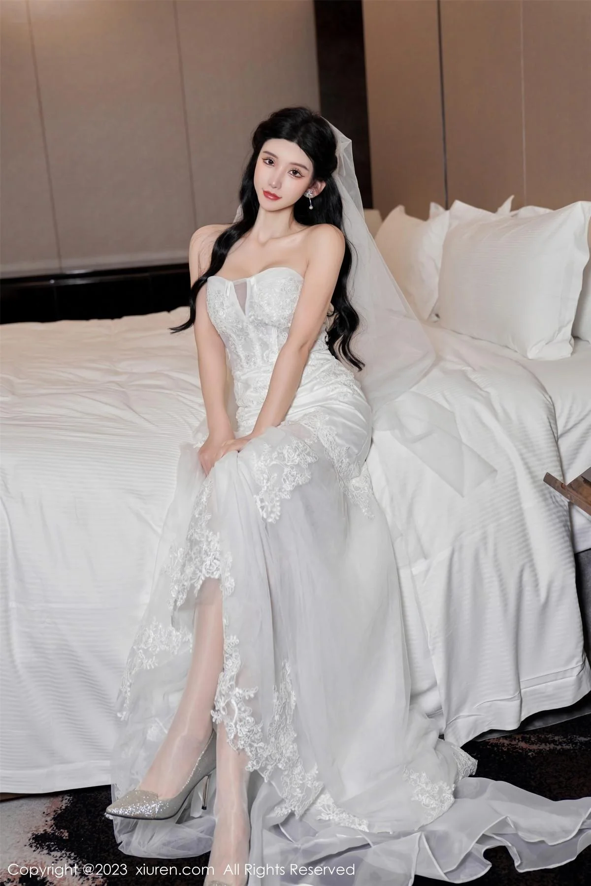 周于希Sally性感白色婚纱+白色蕾丝情趣服饰完美绝美写真 第 35 张