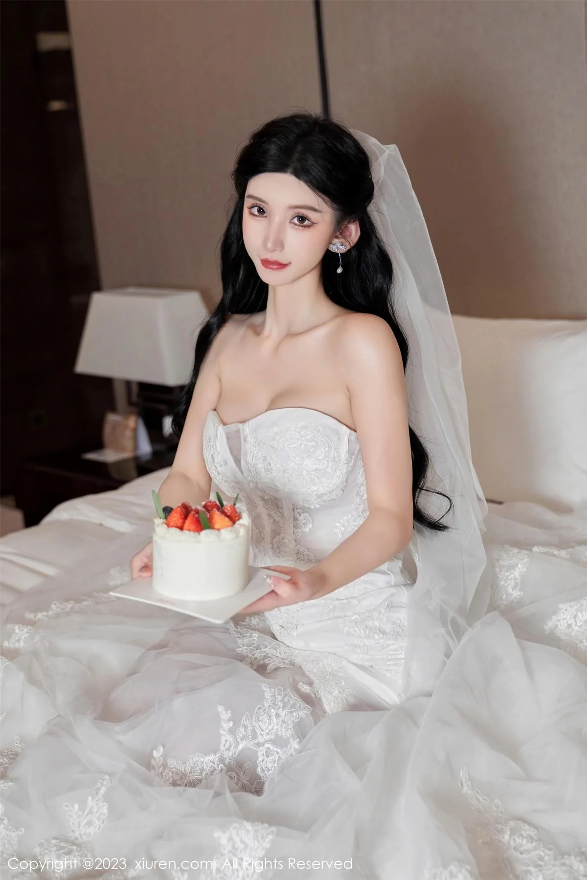 周于希Sally性感白色婚纱+白色蕾丝情趣服饰完美绝美写真 第 42 张